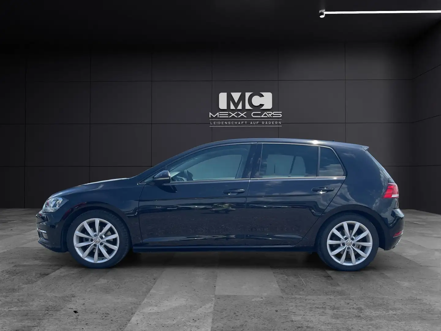 Volkswagen Golf Highline DSG – Top Ausstattung | Panorama | ACC | Schwarz - 2