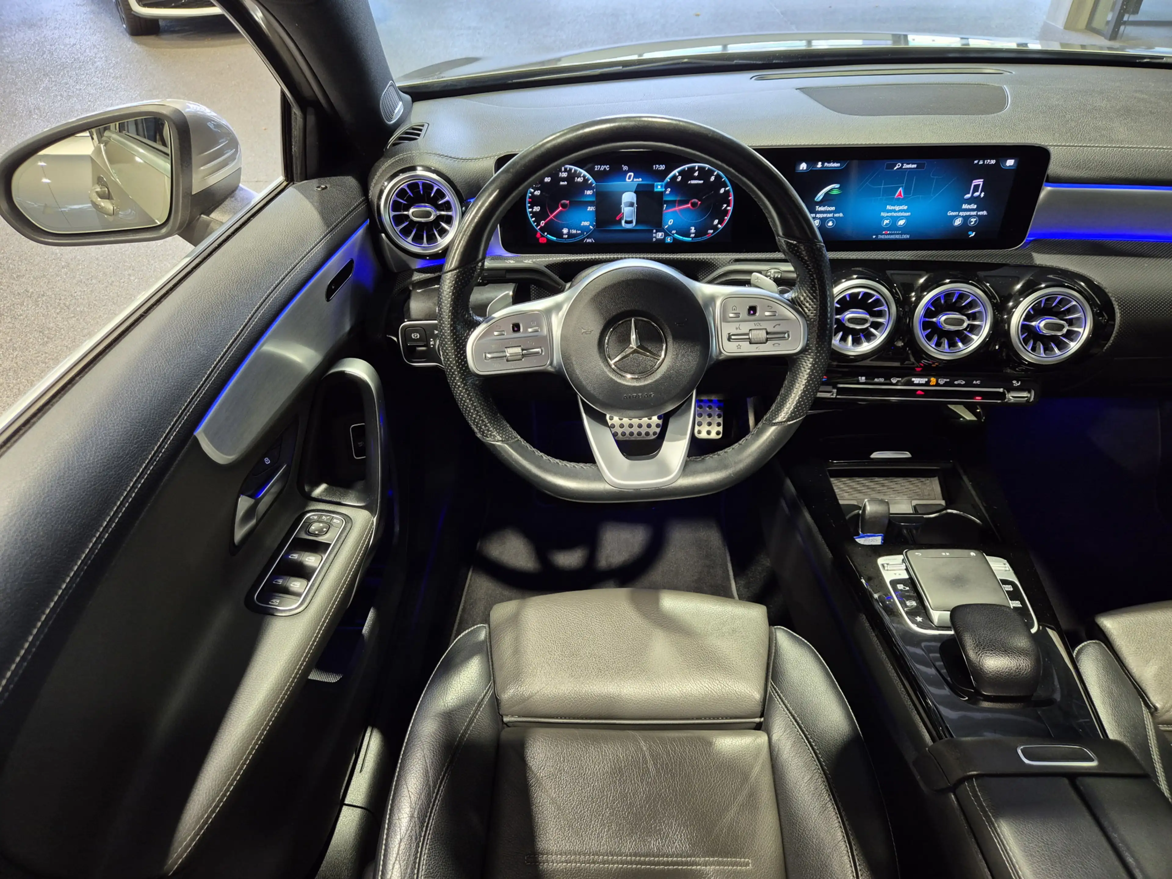 Mercedes-Benz A 200 Premium Plus AMG Panorama | Camera | LED | Vollede — photo 3