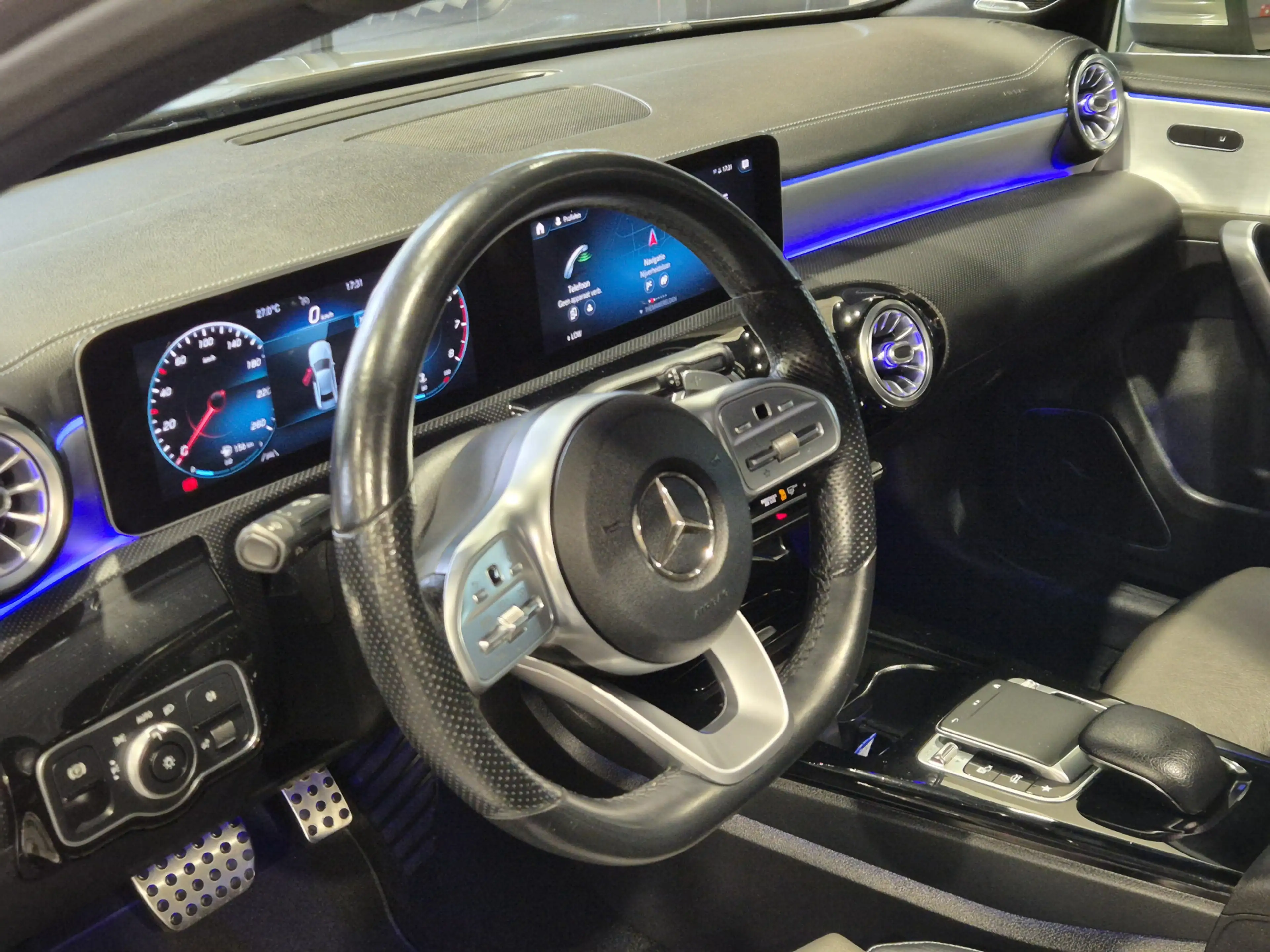 Mercedes-Benz A 200 Premium Plus AMG Panorama | Camera | LED | Vollede — photo 9