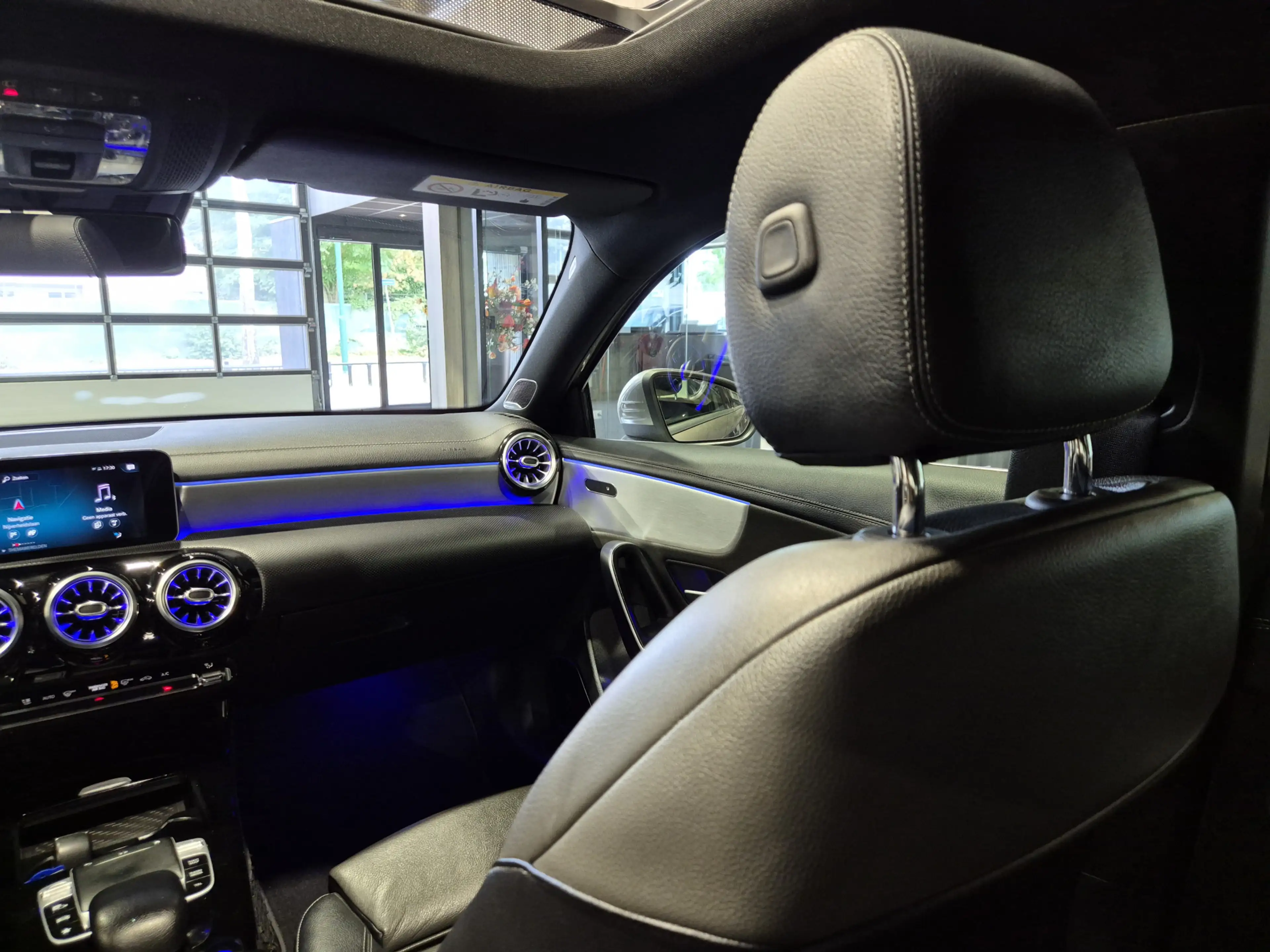 Mercedes-Benz A 200 Premium Plus AMG Panorama | Camera | LED | Vollede — photo 30