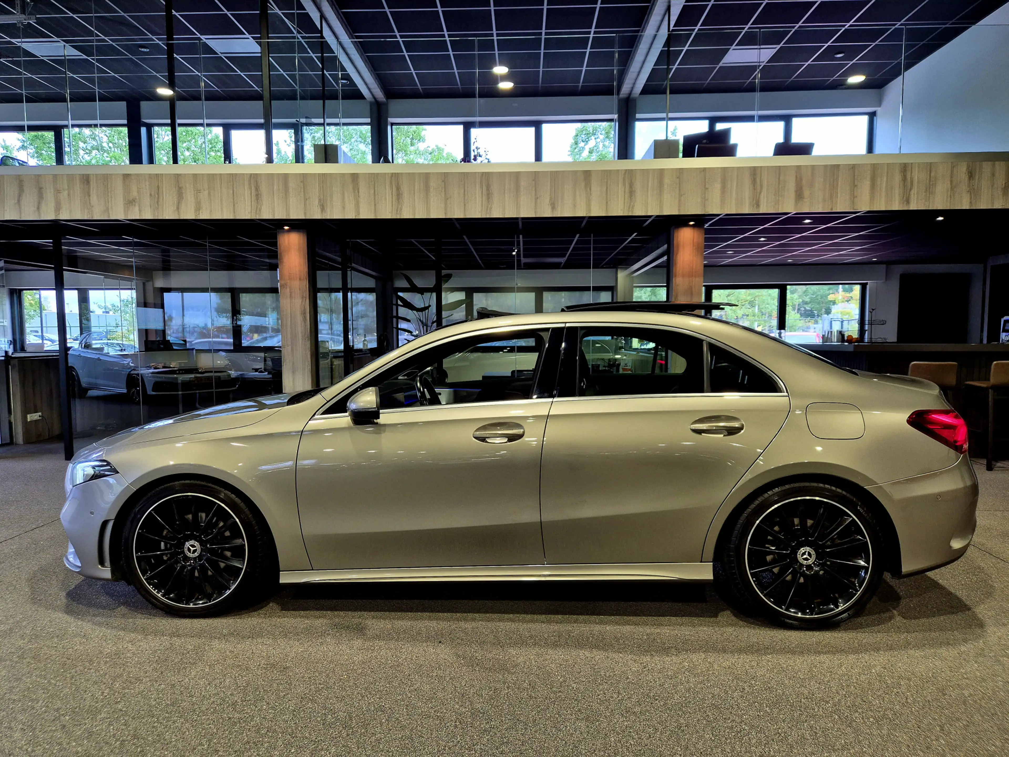 Mercedes-Benz A 200 Premium Plus AMG Panorama | Camera | LED | Vollede — photo 20