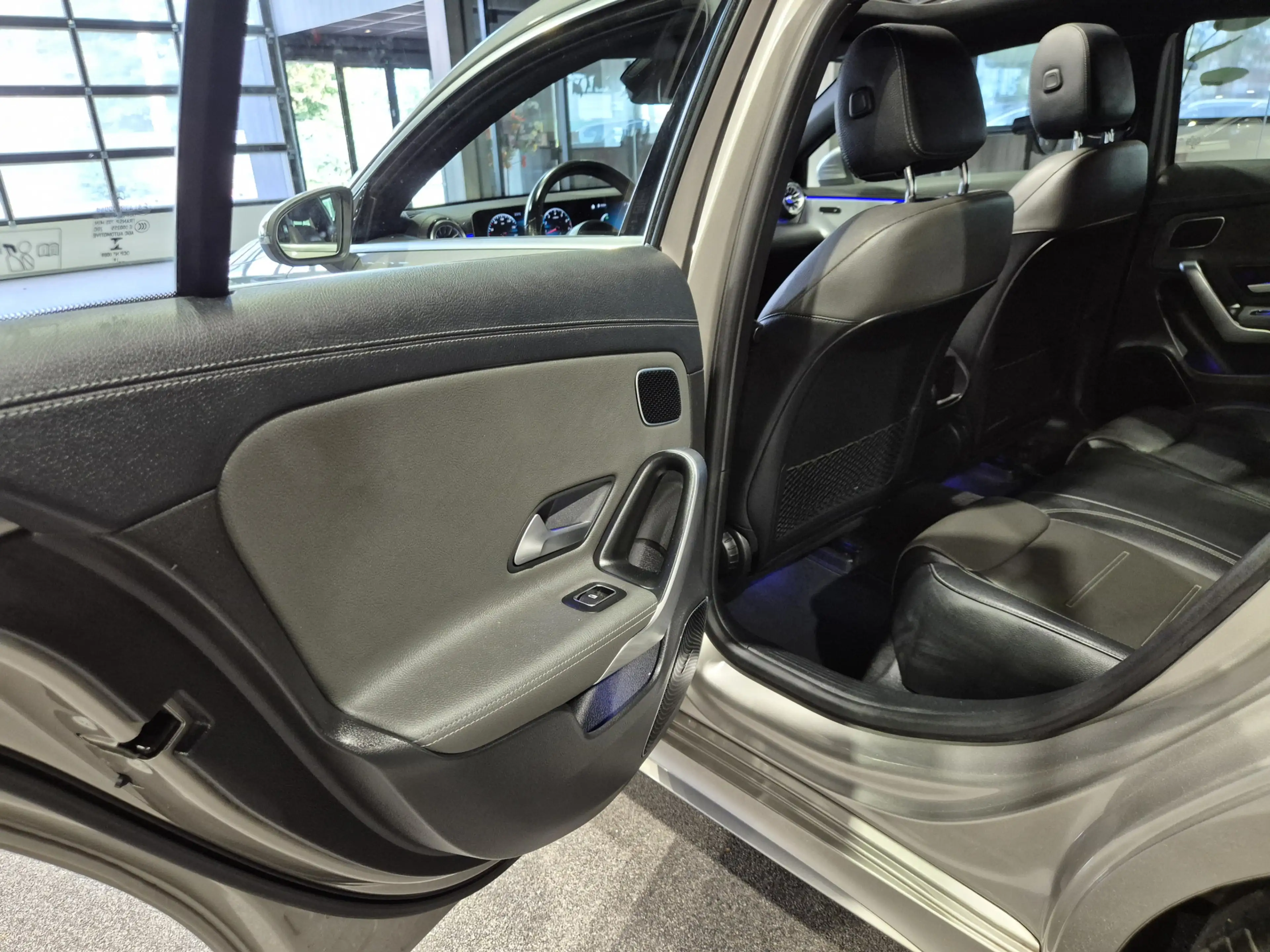 Mercedes-Benz A 200 Premium Plus AMG Panorama | Camera | LED | Vollede — photo 27