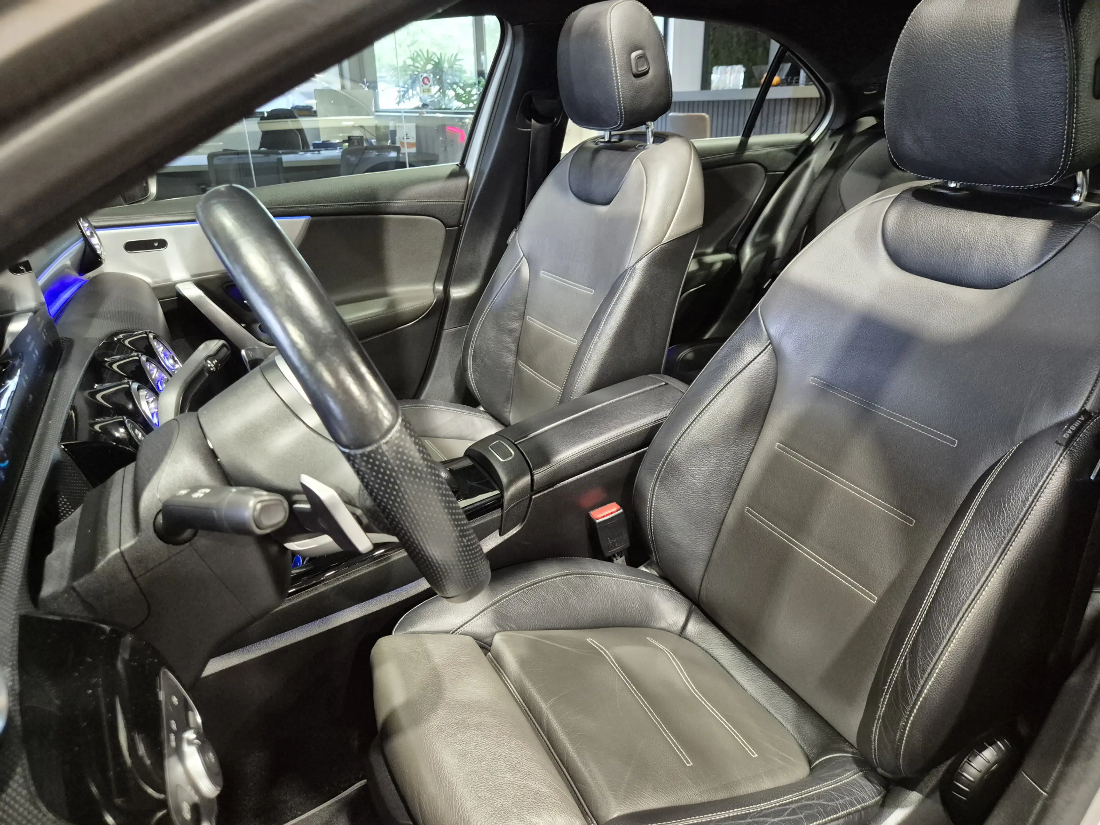 Mercedes-Benz A 200 Premium Plus AMG Panorama | Camera | LED | Vollede — photo 4