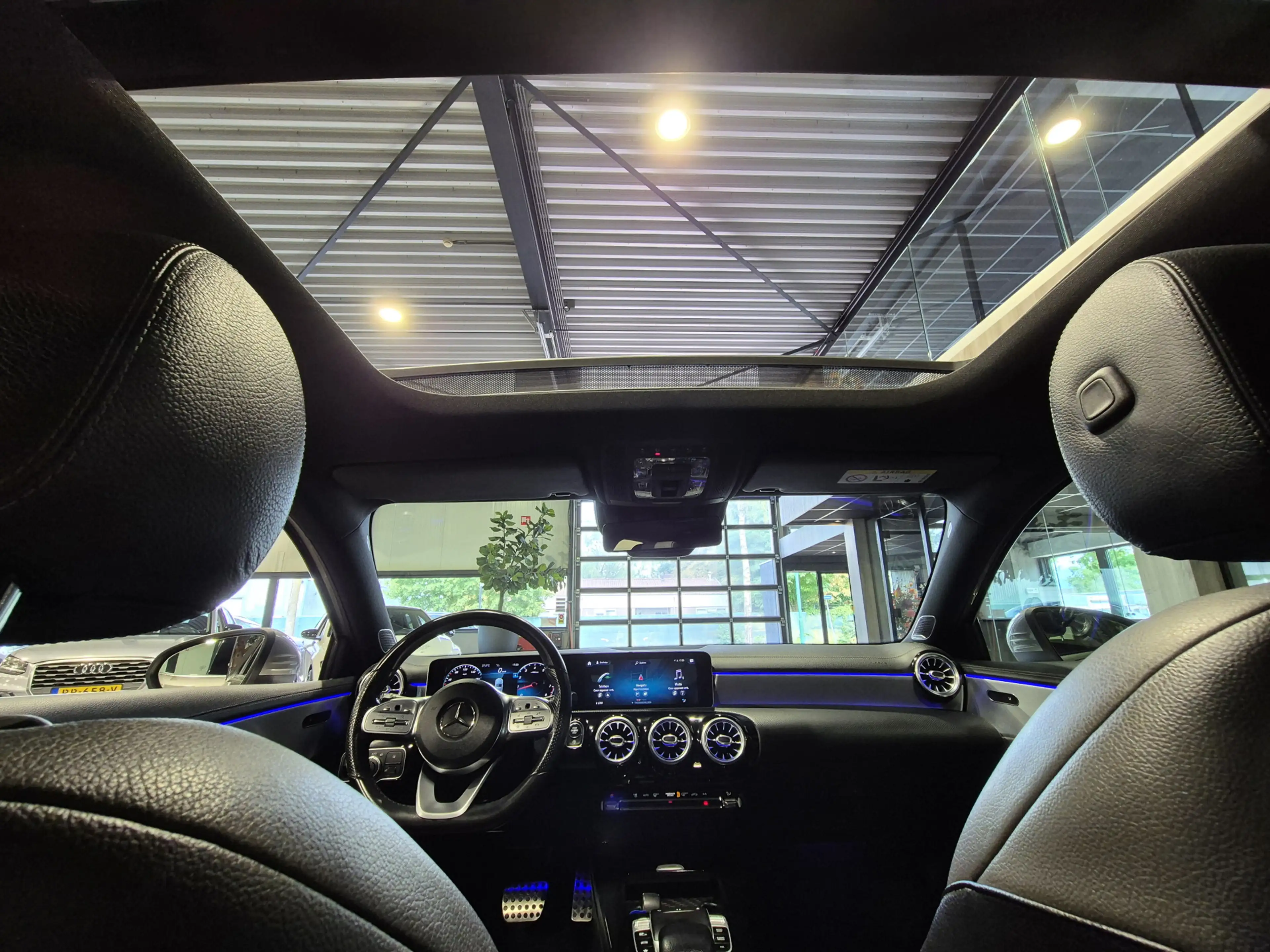 Mercedes-Benz A 200 Premium Plus AMG Panorama | Camera | LED | Vollede — photo 7