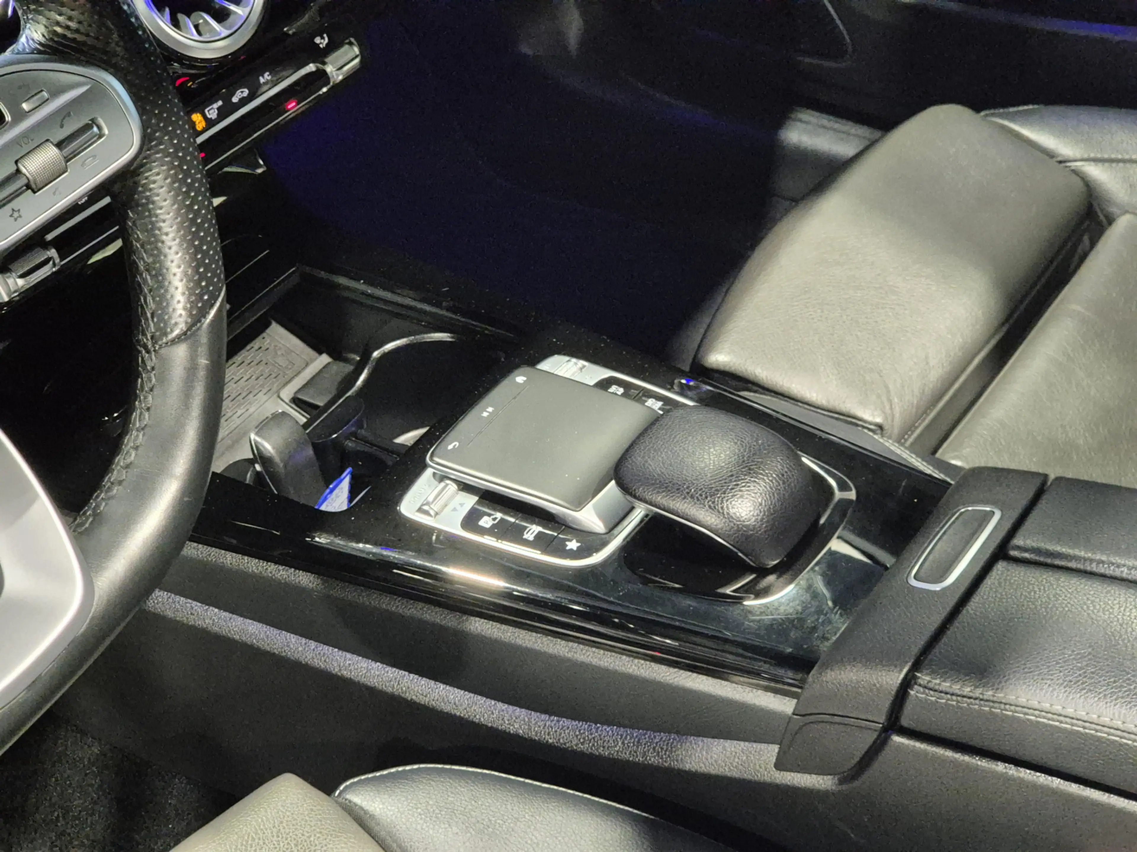 Mercedes-Benz A 200 Premium Plus AMG Panorama | Camera | LED | Vollede — photo 31