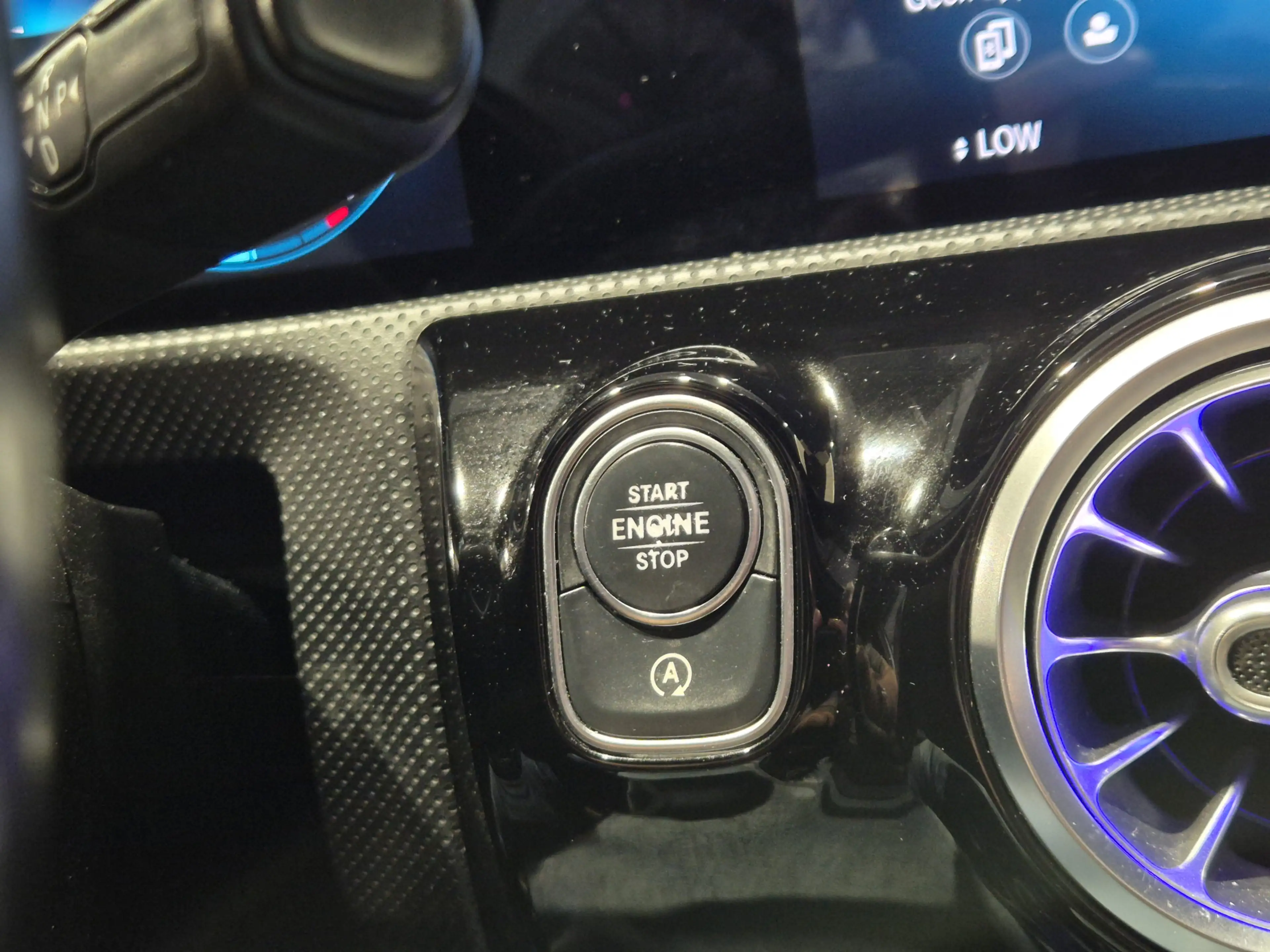 Mercedes-Benz A 200 Premium Plus AMG Panorama | Camera | LED | Vollede — photo 38