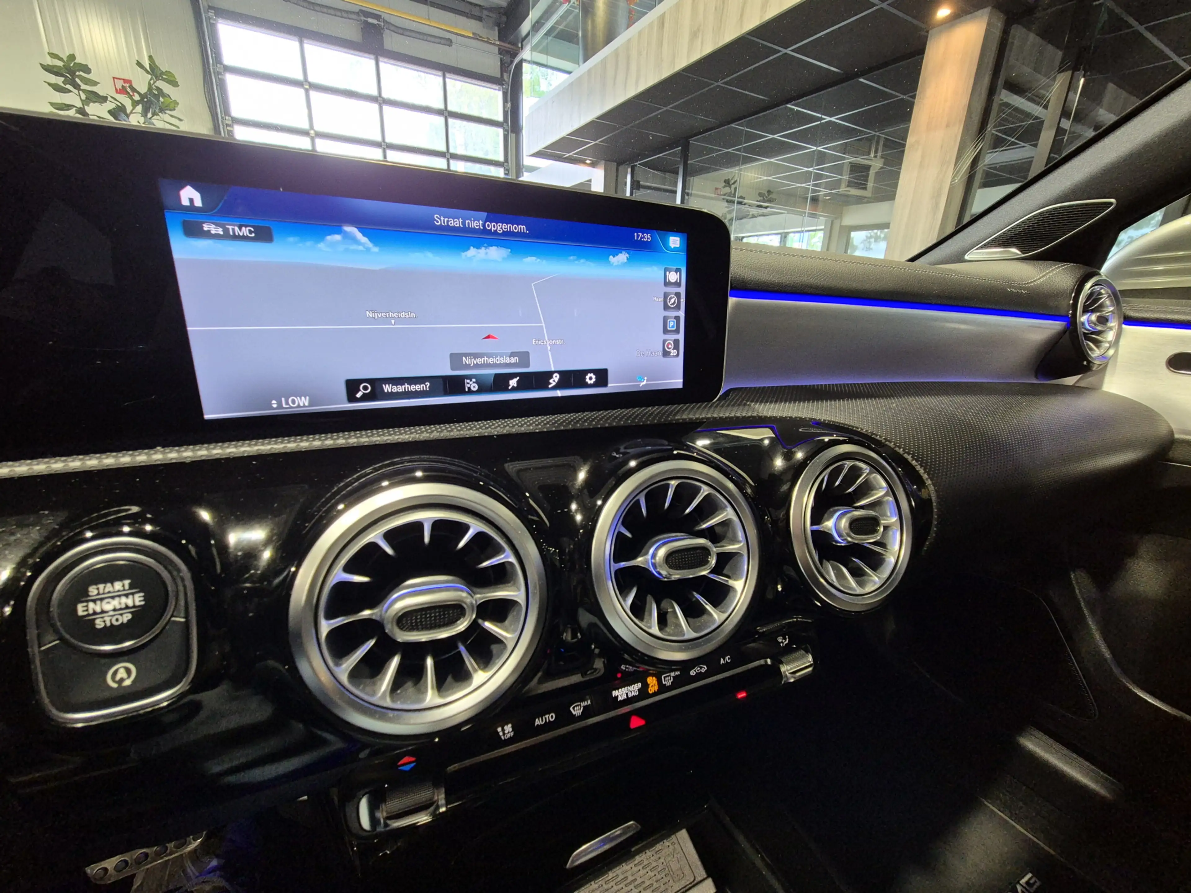 Mercedes-Benz A 200 Premium Plus AMG Panorama | Camera | LED | Vollede — photo 12