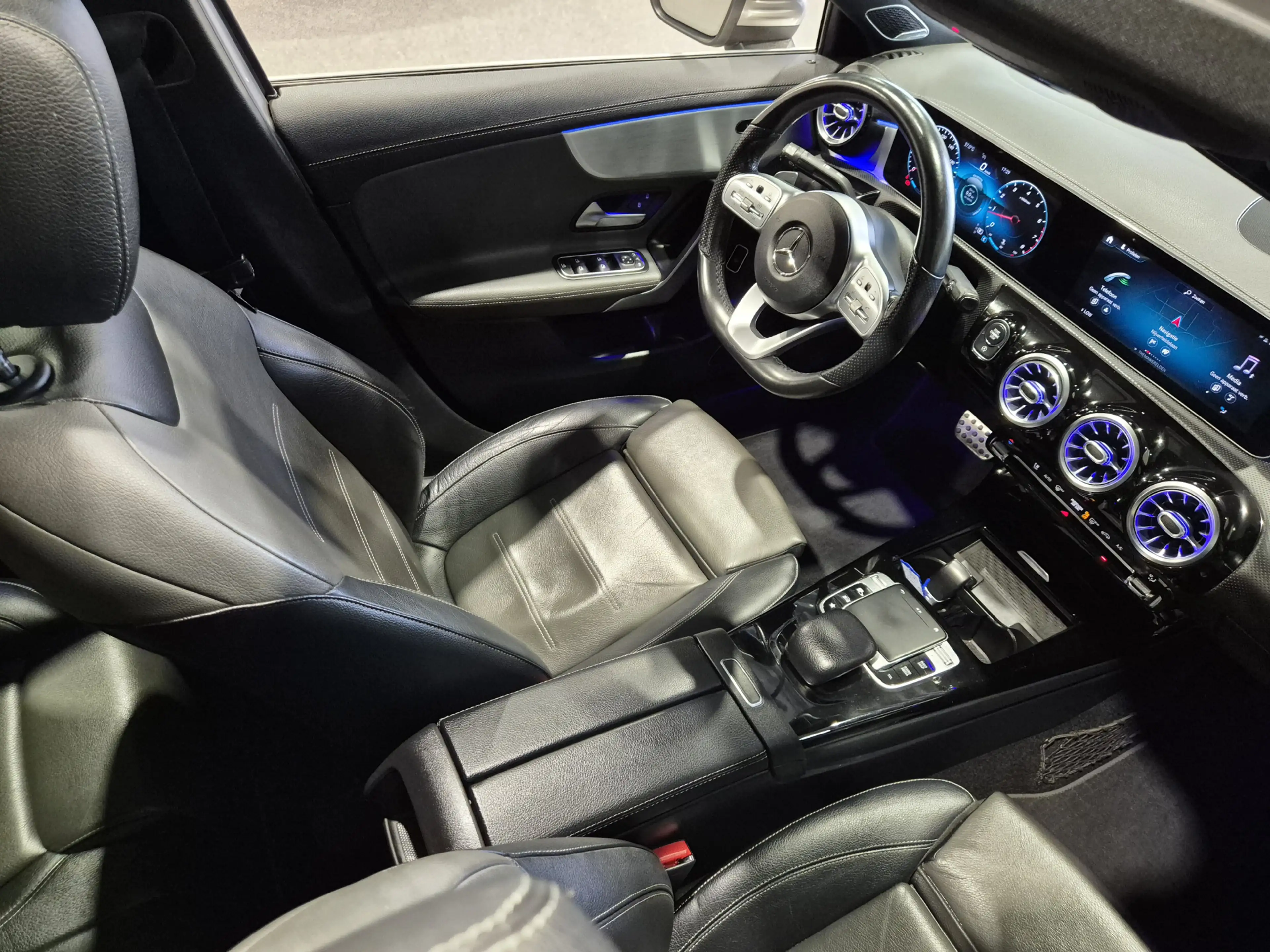 Mercedes-Benz A 200 Premium Plus AMG Panorama | Camera | LED | Vollede — photo 6