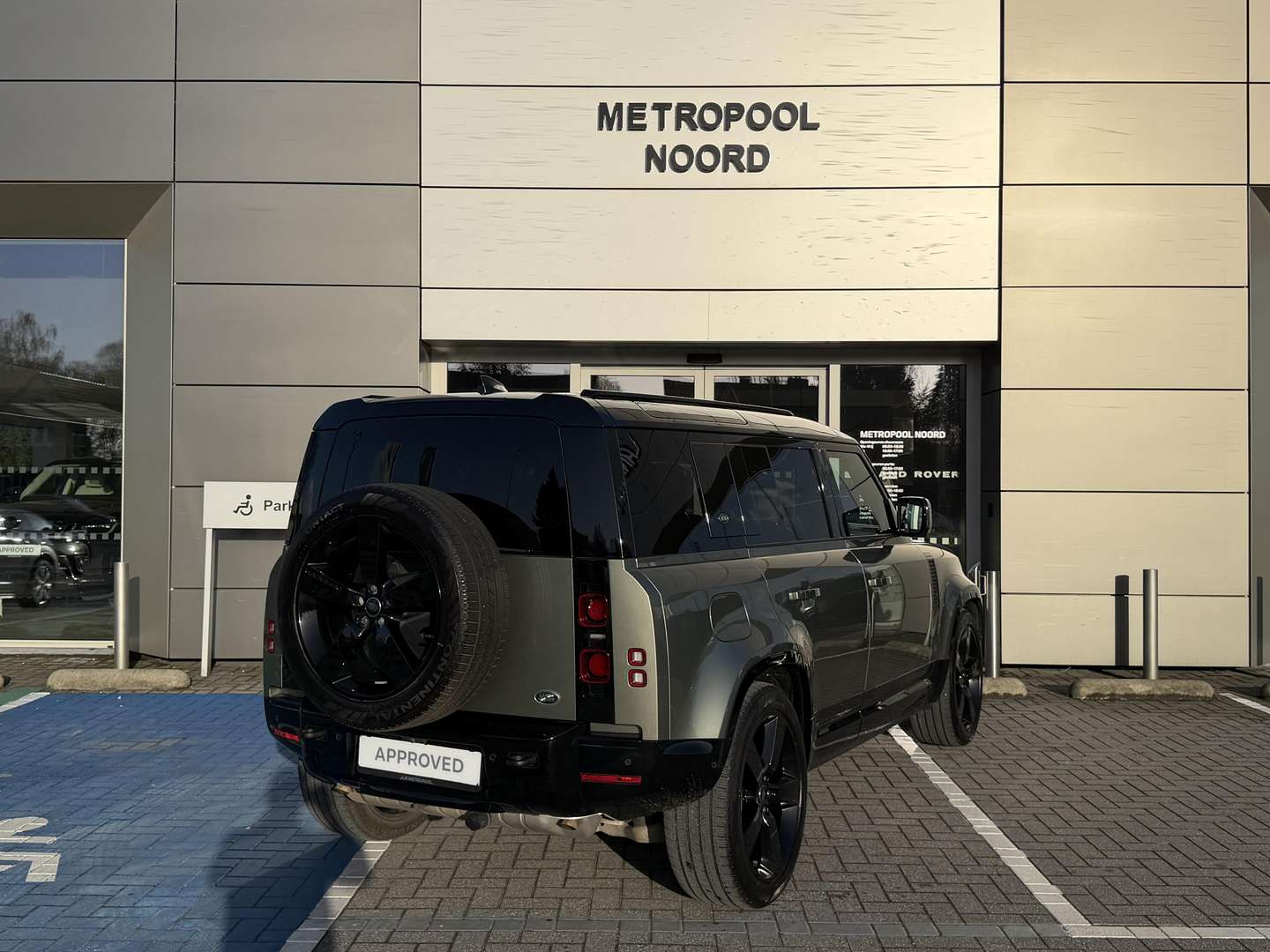 Land Rover Defender 110 X-Dynamic HSE P400e -  - Joinsteer - #4