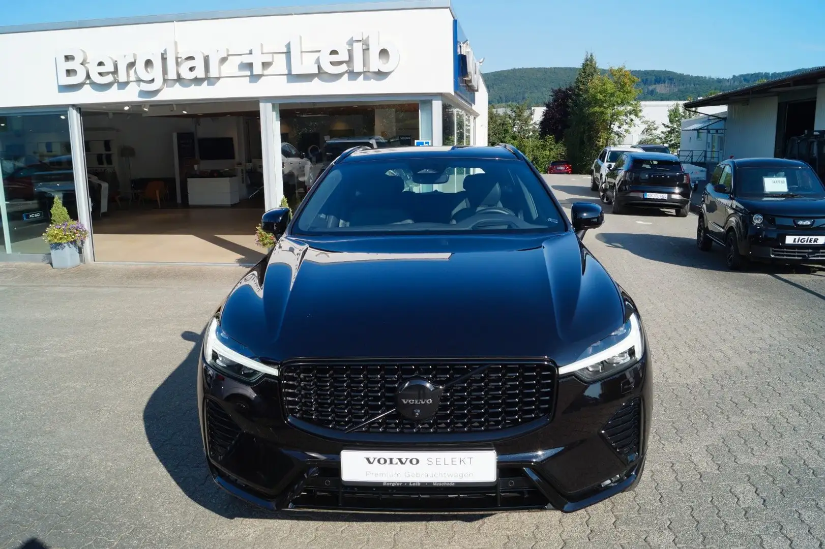 Volvo XC60 B5 AWD Benzin Black Edition Aut/Luftf/Headu Noir - 1