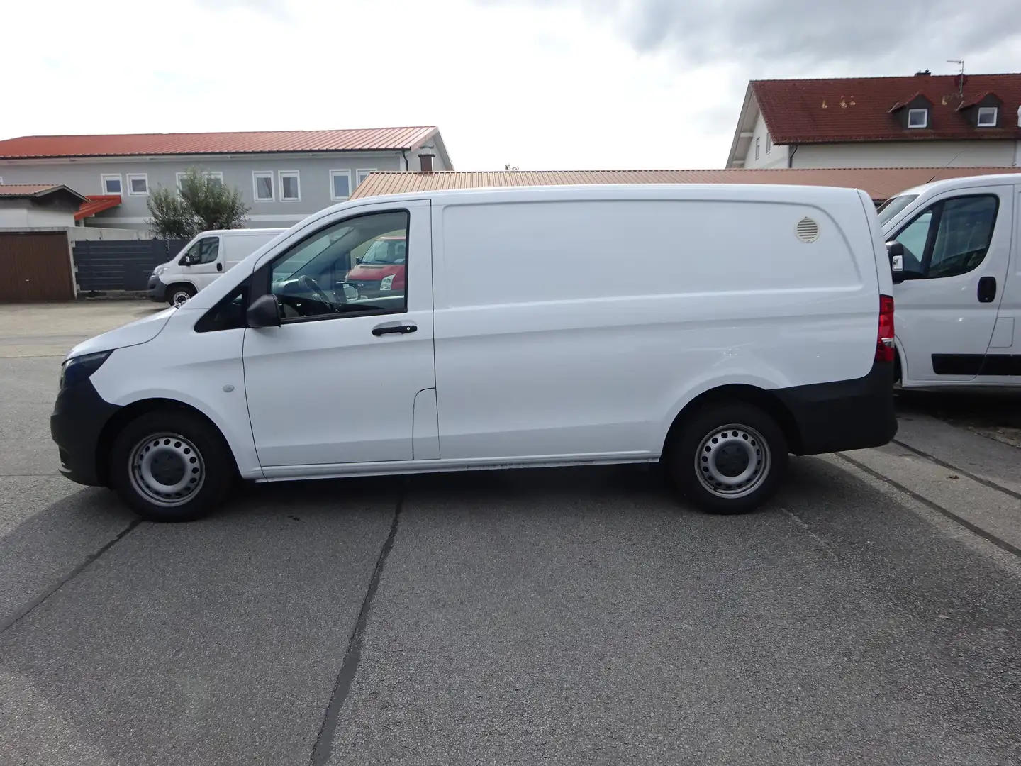 Mercedes-Benz Vito 110 CDI FWD lang Klima Navi Kamera Tempomat Weiß - 2