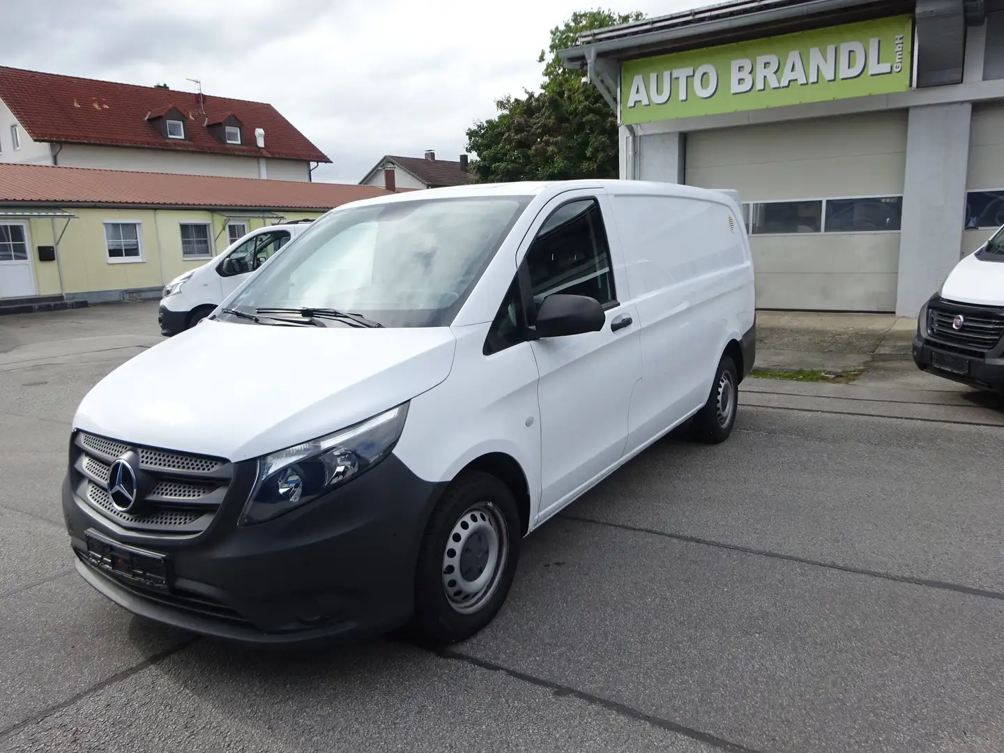 Mercedes-Benz Vito 110 CDI FWD lang Klima Navi Kamera Tempomat Weiß - 1