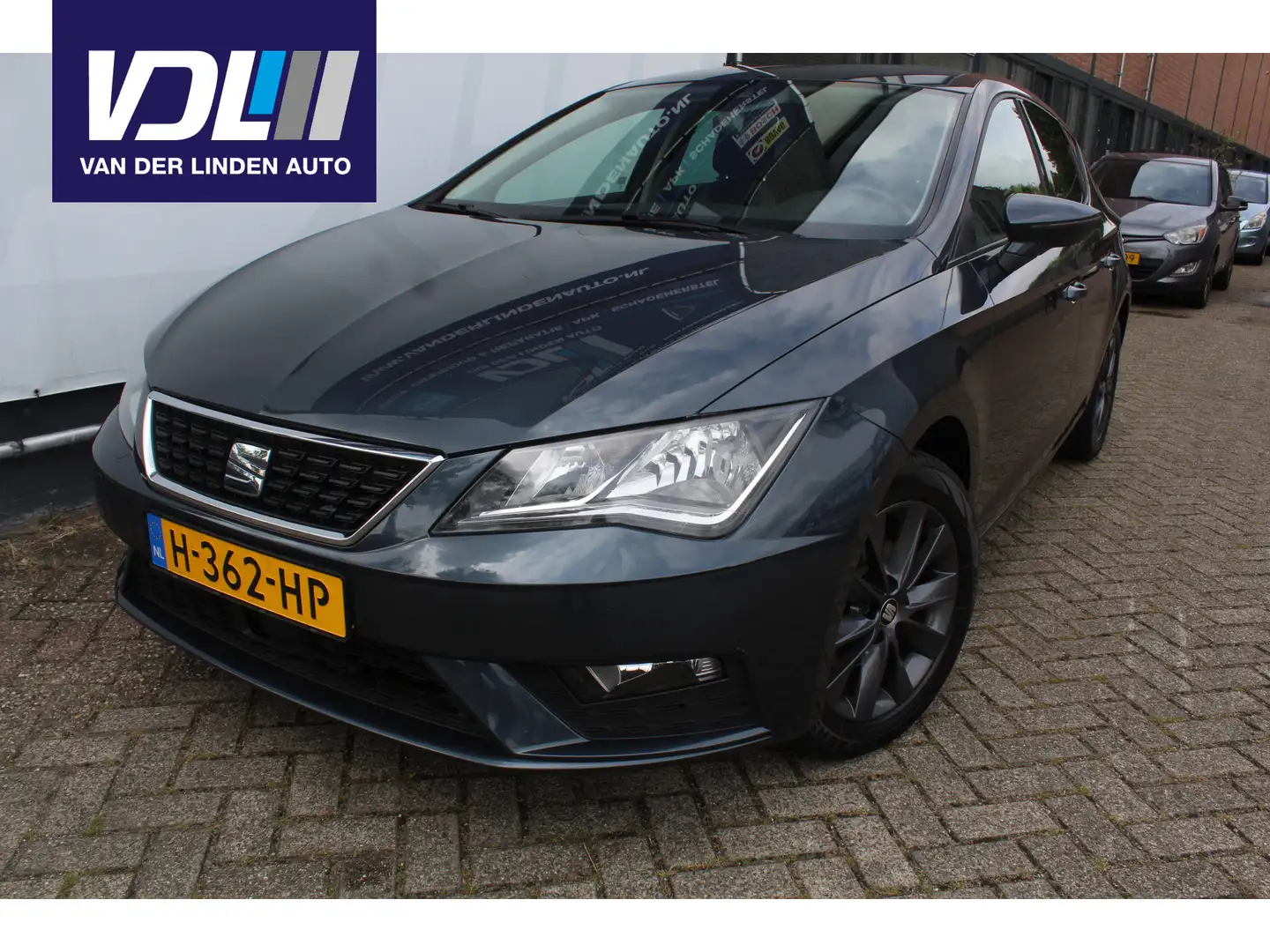 SEAT Leon 1.0 EcoTSI Style Business Intense Grijs - 1