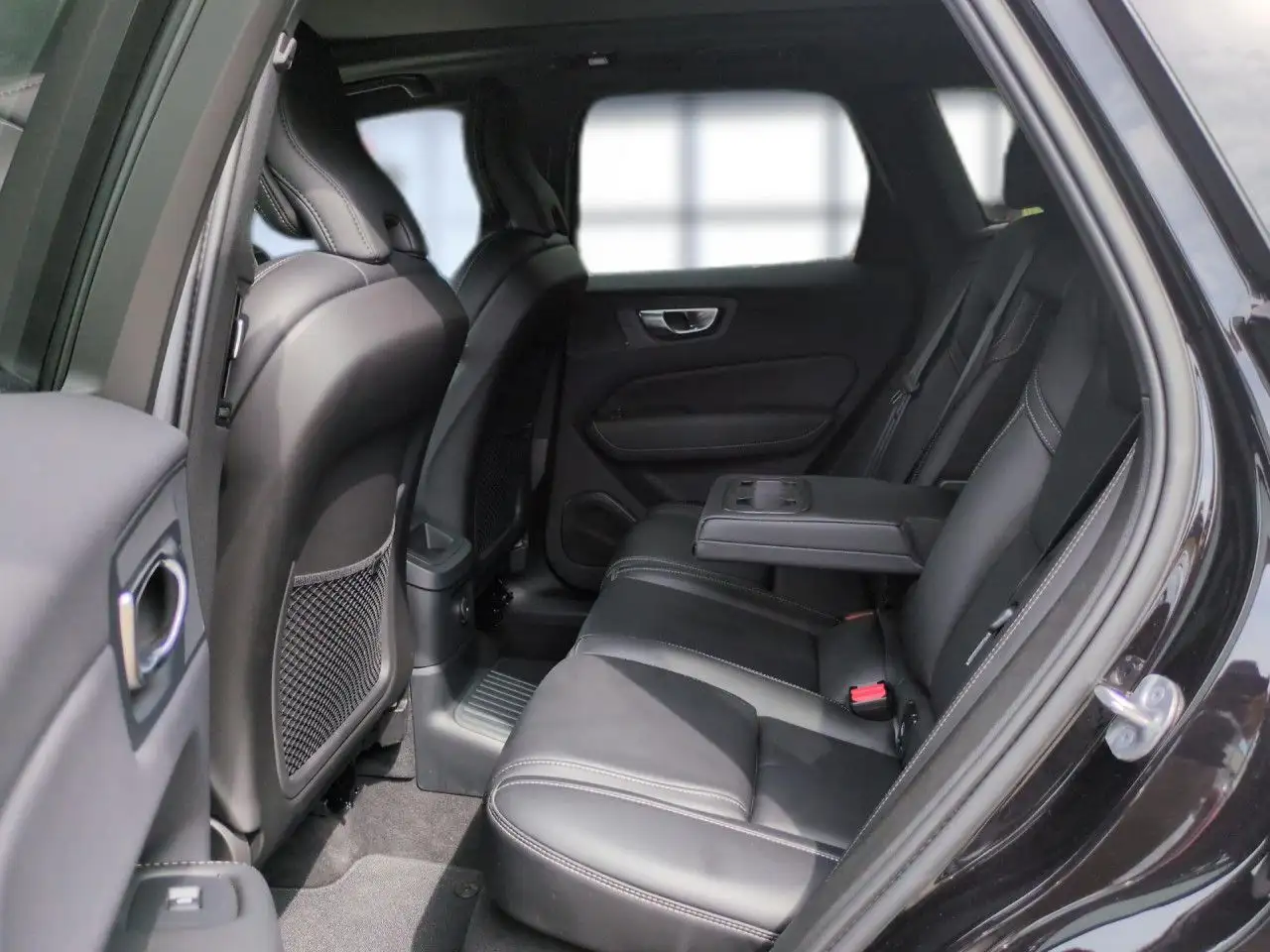 Volvo XC60 2025 — фото 14