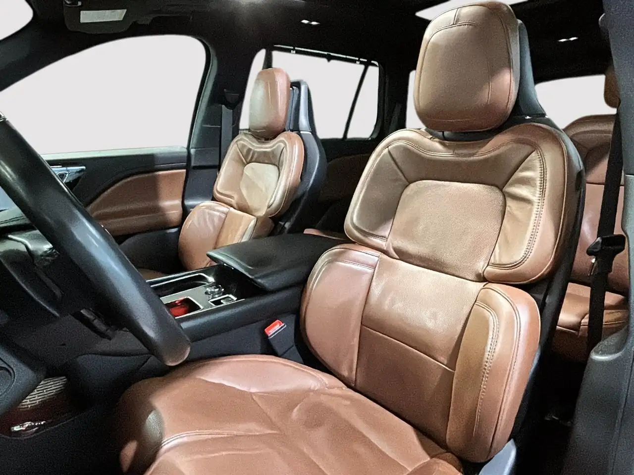 Lincoln Aviator снимка Lincoln Aviator