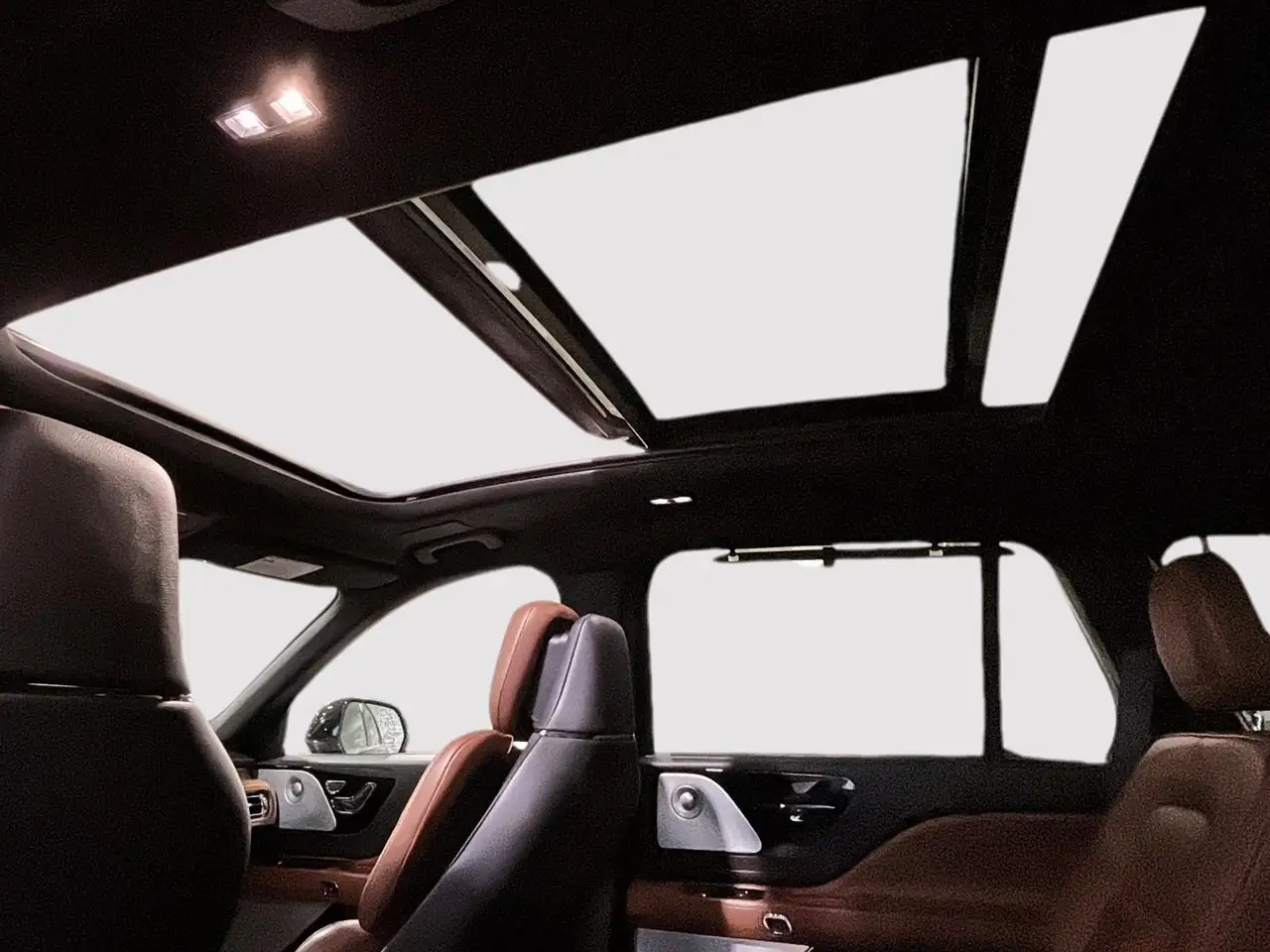 Lincoln Aviator снимка Lincoln Aviator