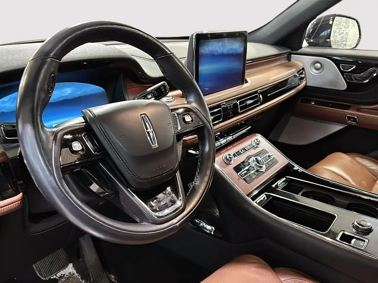 Lincoln Aviator снимка Lincoln Aviator