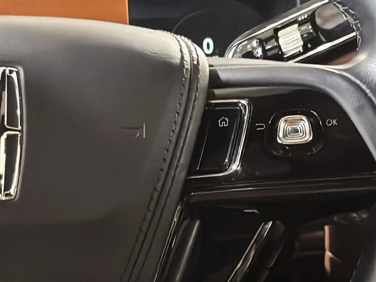 Lincoln Aviator снимка Lincoln Aviator