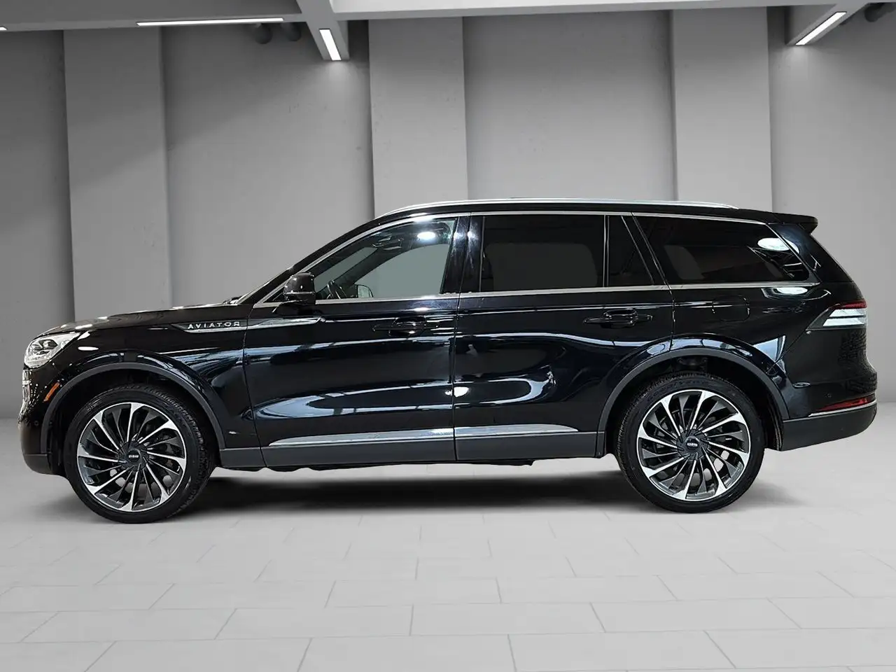 Lincoln Aviator снимка Lincoln Aviator
