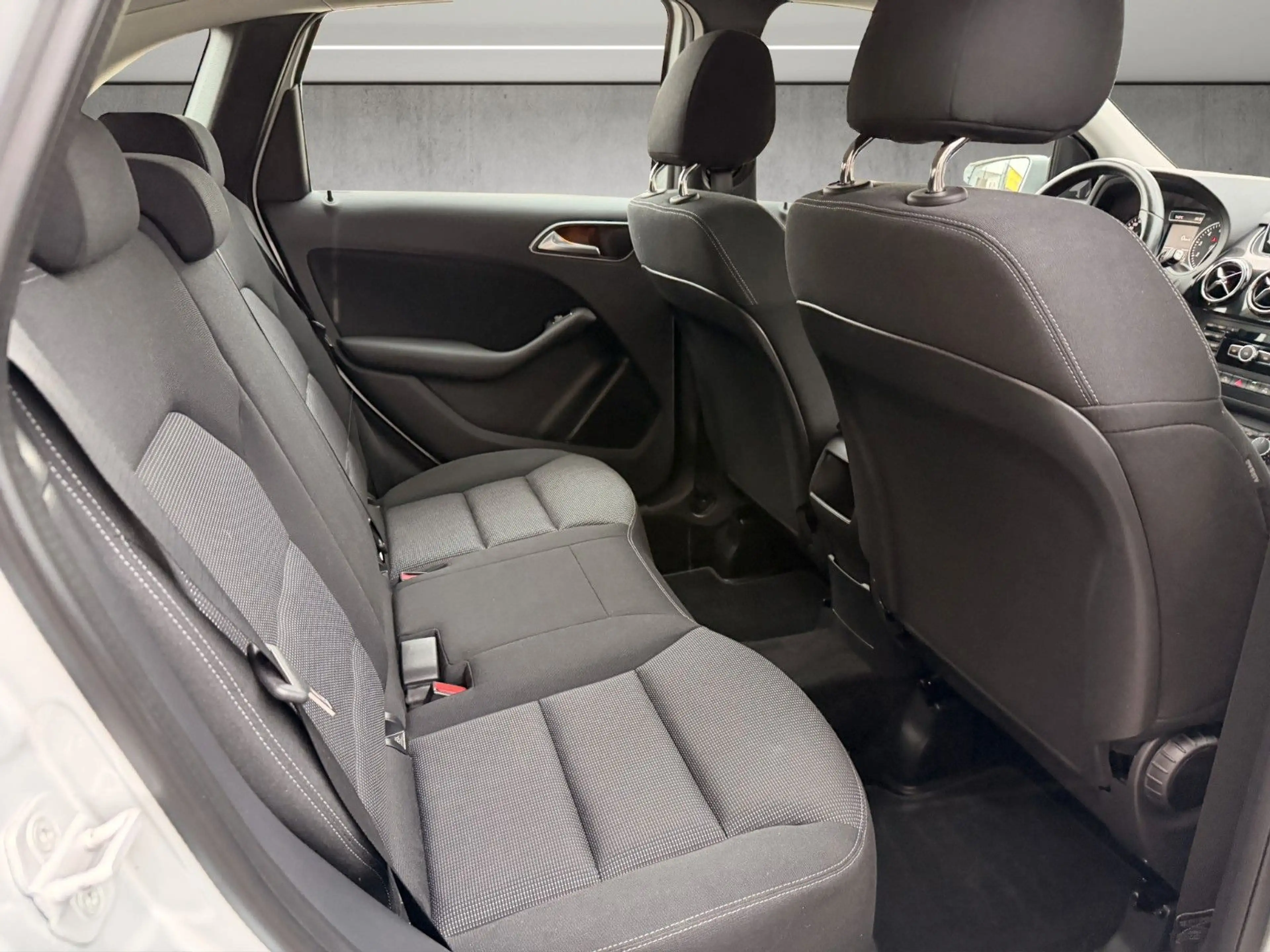 Mercedes-Benz B 180 Automatik*Navi*Klima*2.Hand — photo 13