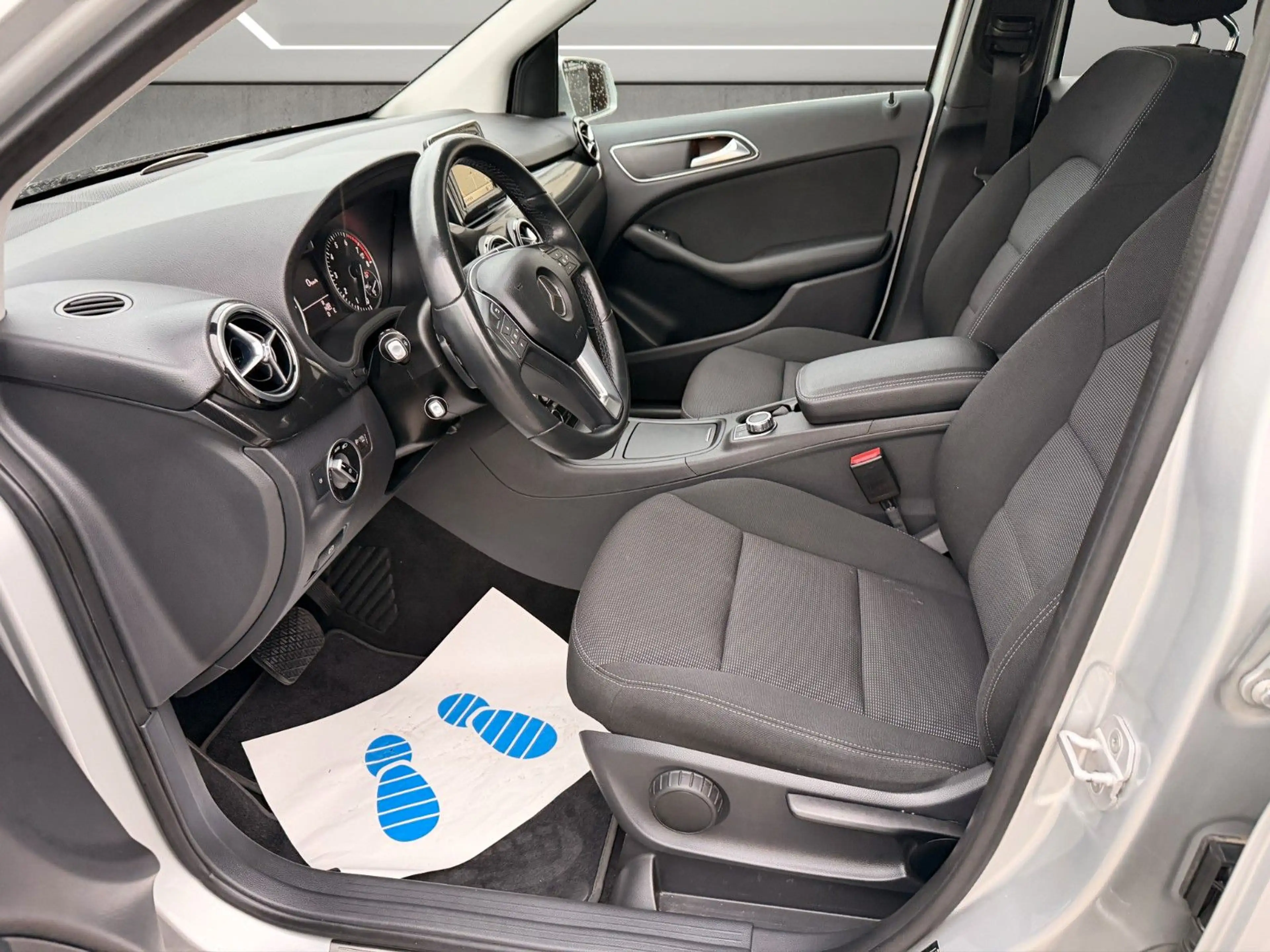 Mercedes-Benz B 180 Automatik*Navi*Klima*2.Hand — photo 9