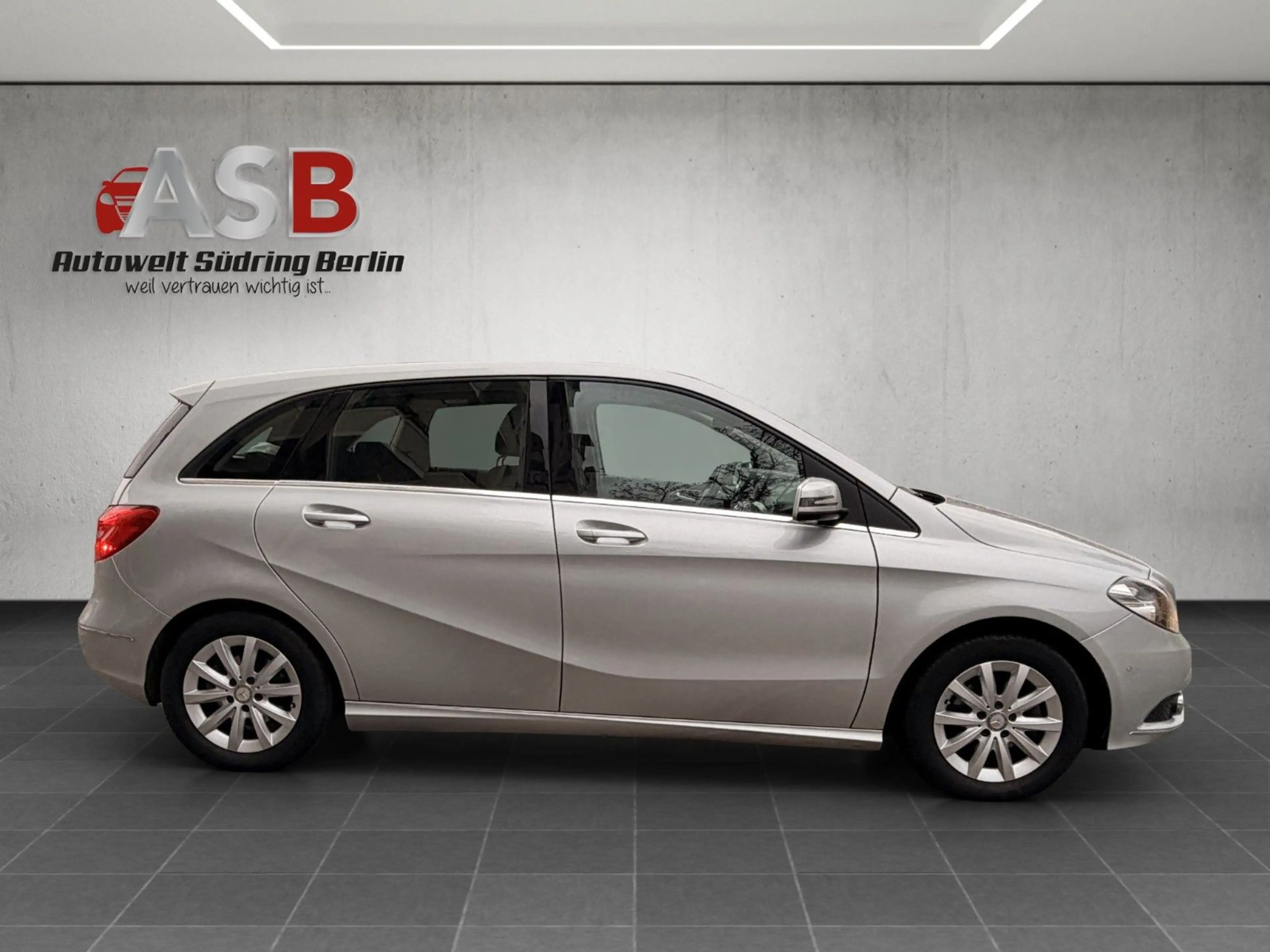 Mercedes-Benz B 180 Automatik*Navi*Klima*2.Hand — photo 5