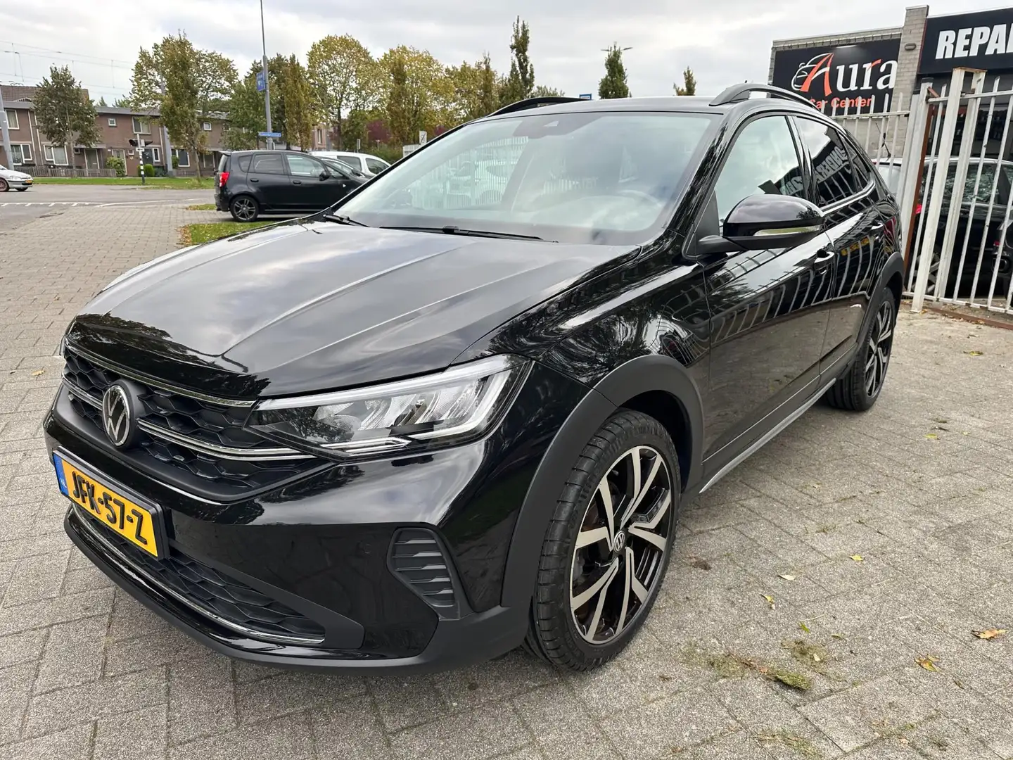 Volkswagen Taigo 1.0 TSI R-Line Schwarz - 2