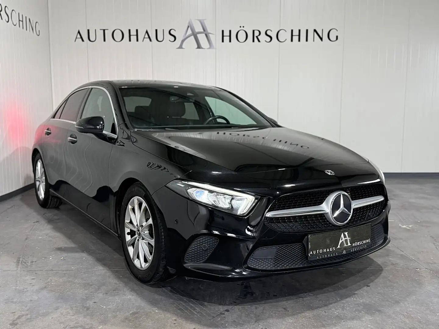 Mercedes-Benz A 180 d Limousine Aut. Schwarz - 1