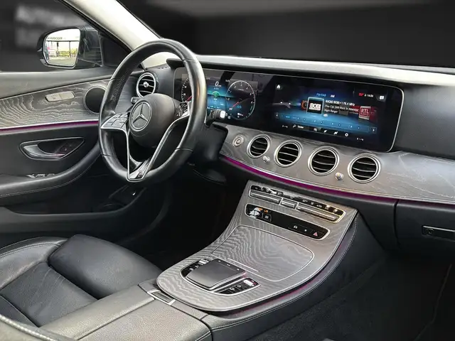 Mercedes-Benz 300 view 13