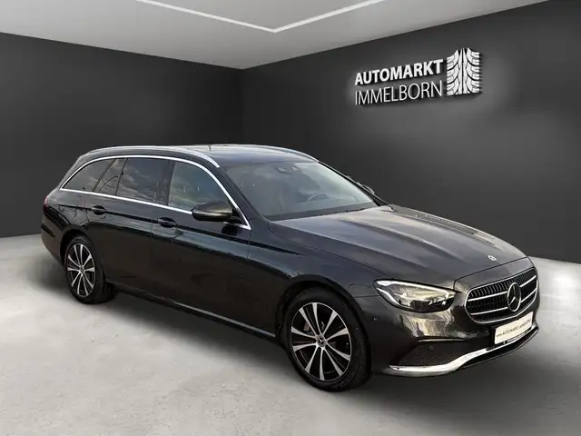 Mercedes-Benz 300 main image