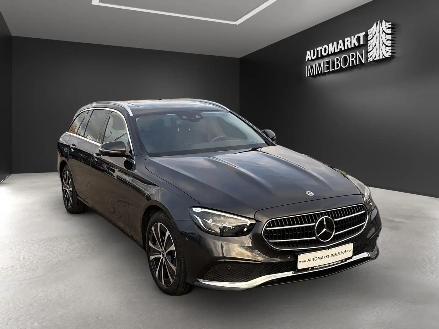 Mercedes-Benz E 300 de Allrad Sdach*Distro*Kamera*VollLeder*LE Grau - 2