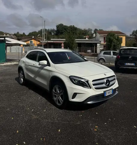 Mercedes-Benz GLA 200 d (cdi) Premium