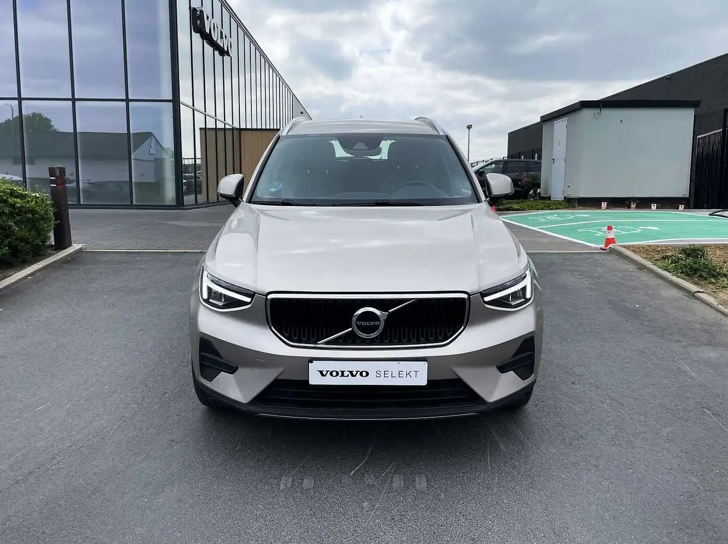 Volvo XC40 T2 Automatique Gris - 2