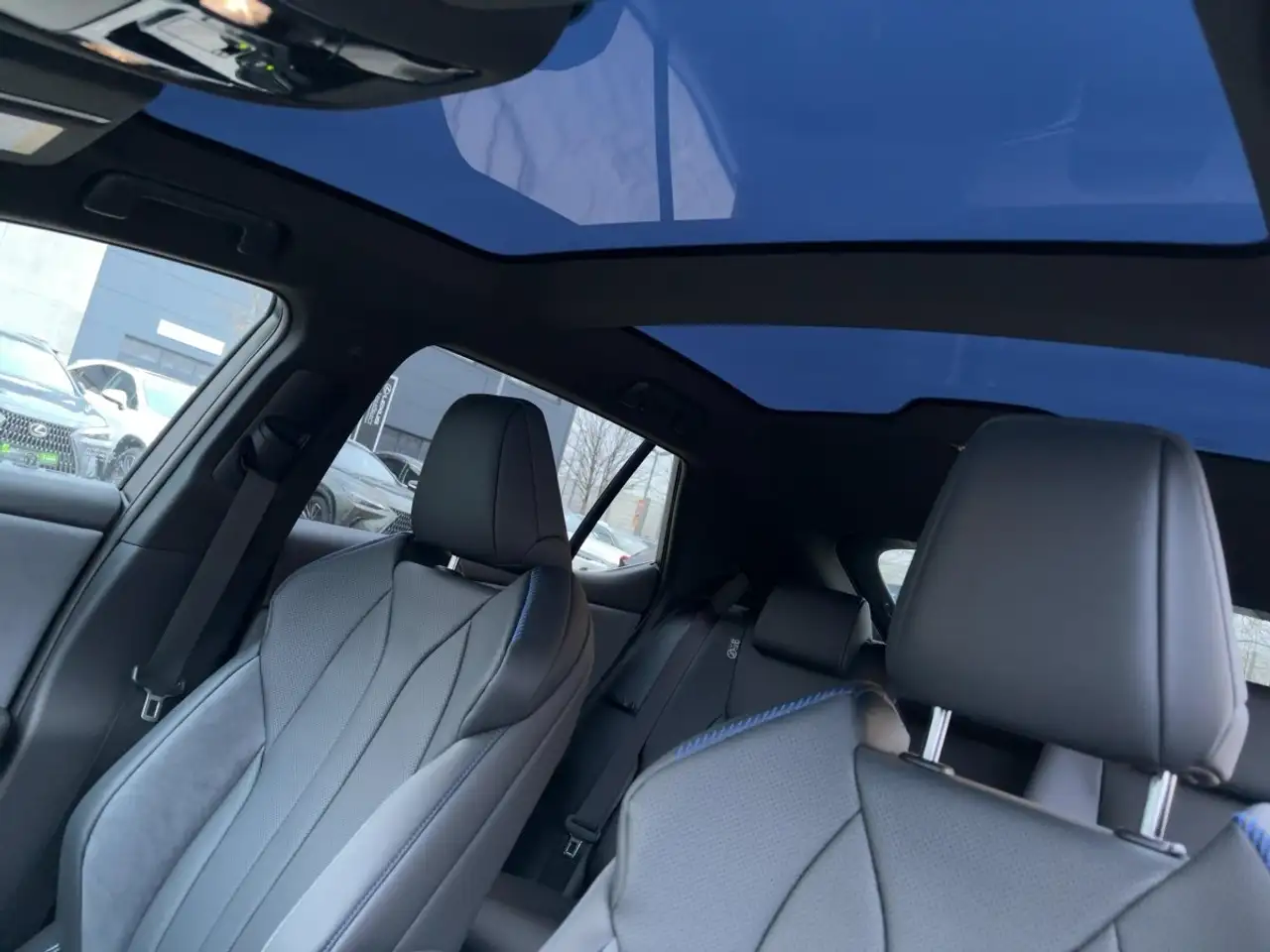 Lexus RZ 550 e DIRECT4 F Sport 2xKlima 360 4xSHZ 13