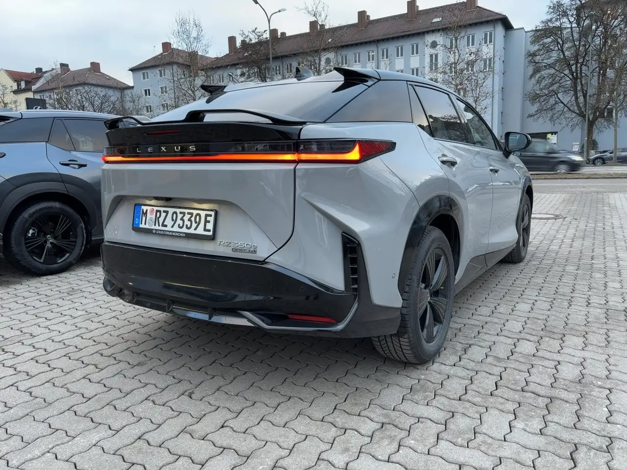 Lexus RZ 550 e DIRECT4 F Sport 2xKlima 360 4xSHZ 4