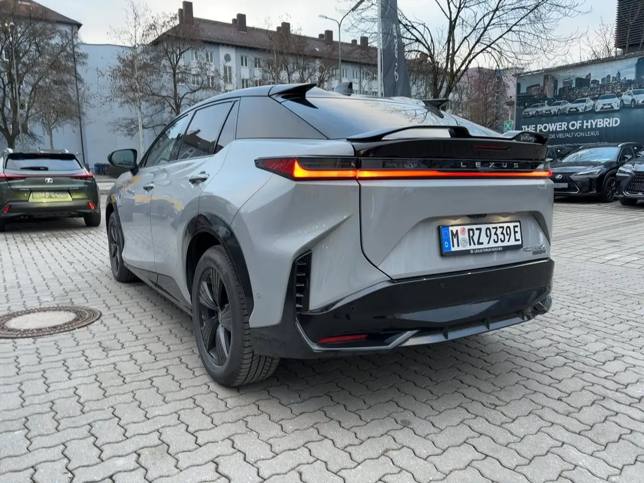 Lexus RZ 550 e DIRECT4 F Sport 2xKlima 360 4xSHZ 3