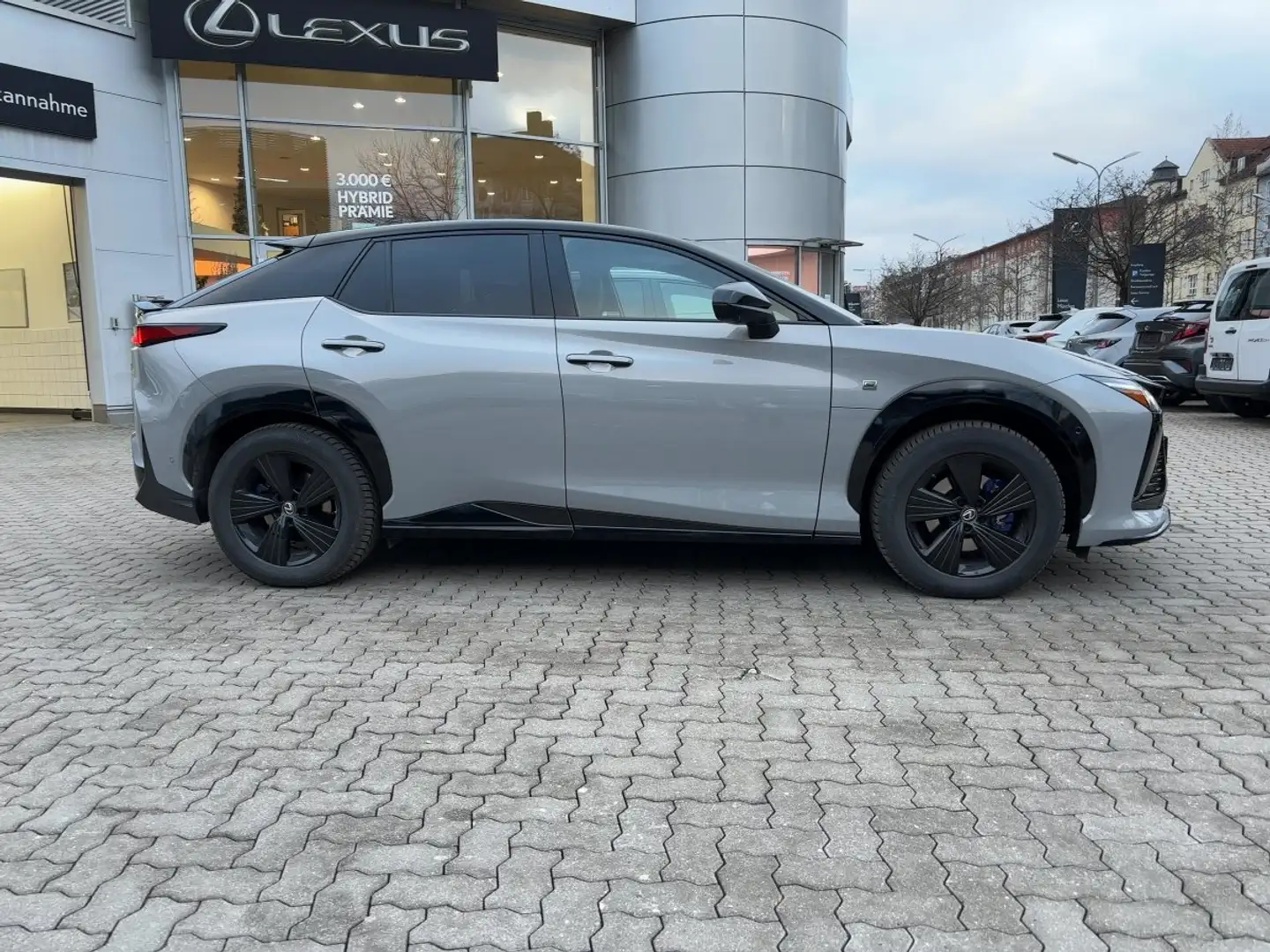 Lexus RZ 550 e DIRECT4 F Sport 2xKlima 360 4xSHZ Grau - 2