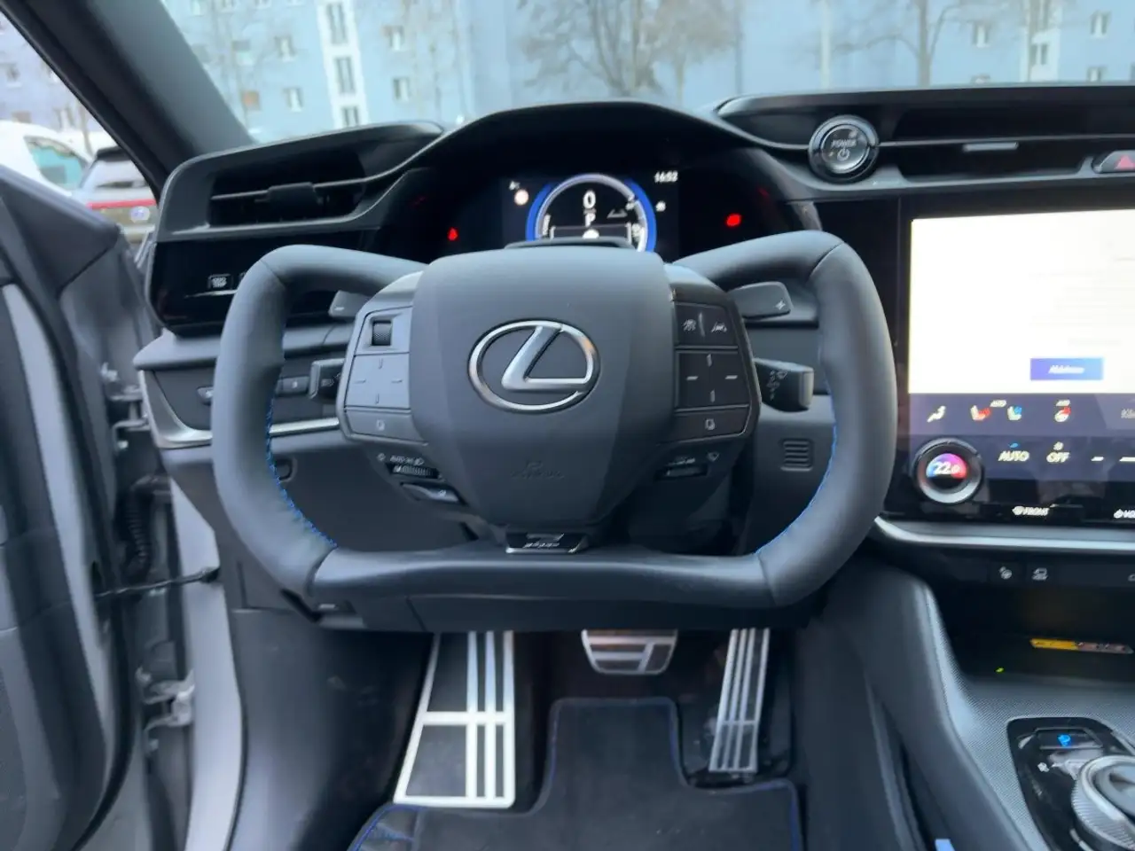 Lexus RZ 550 e DIRECT4 F Sport 2xKlima 360 4xSHZ 11