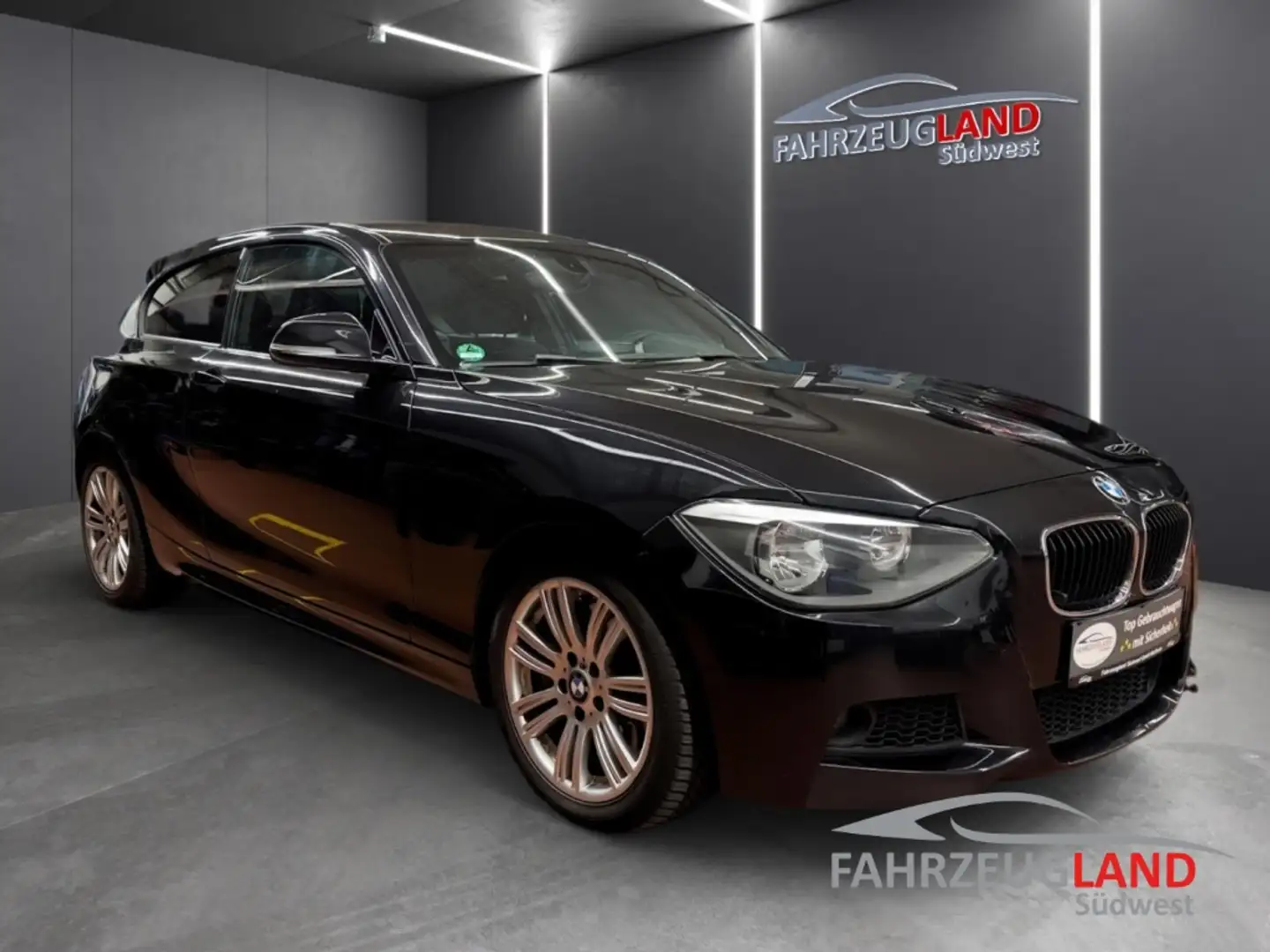 BMW 116 i M Paket M Technik Paket Aerodynamic Paket Schwarz - 2