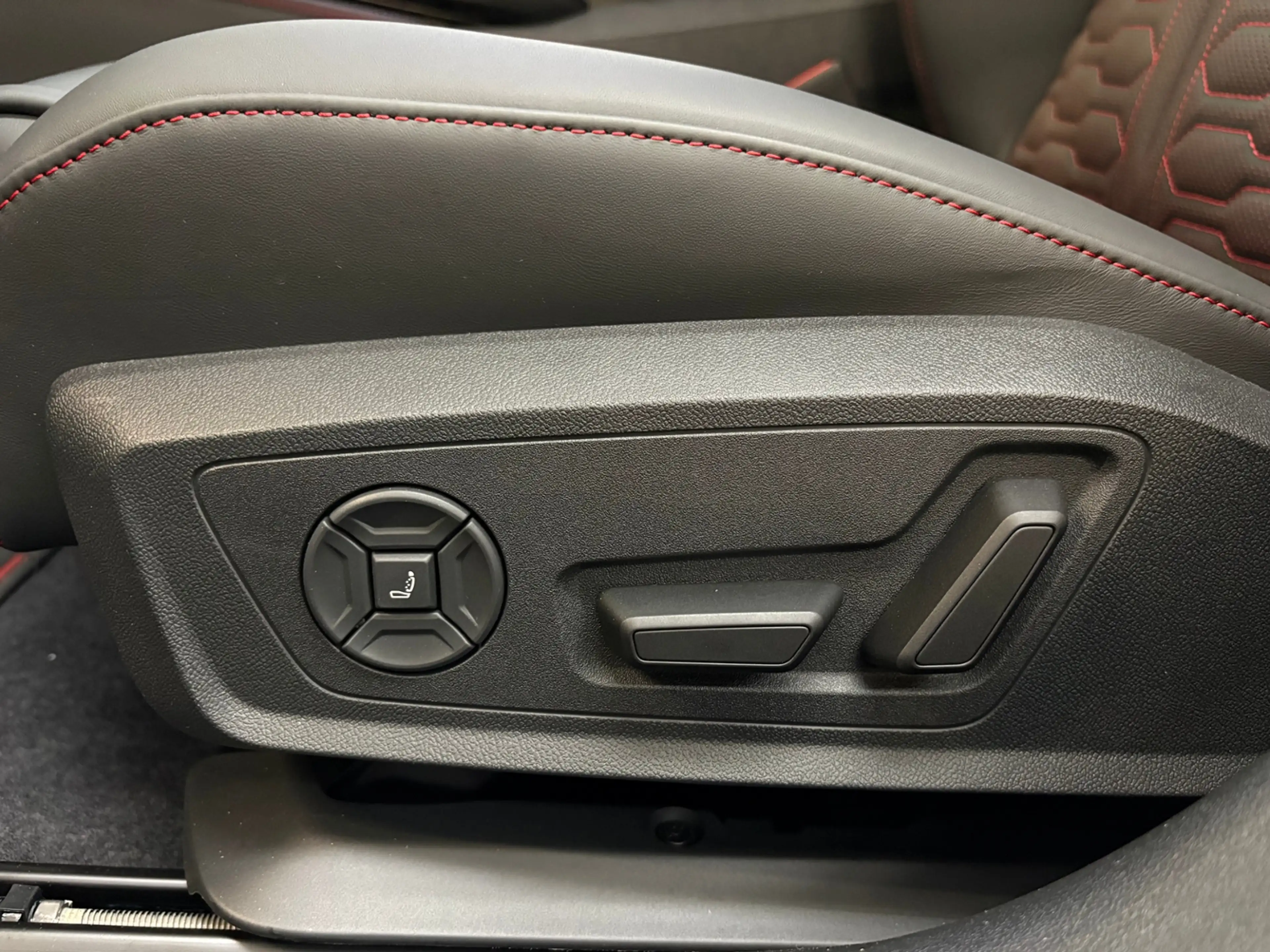 Audi RS5 Avant  Sport Paket Tech pro HUD — photo 15