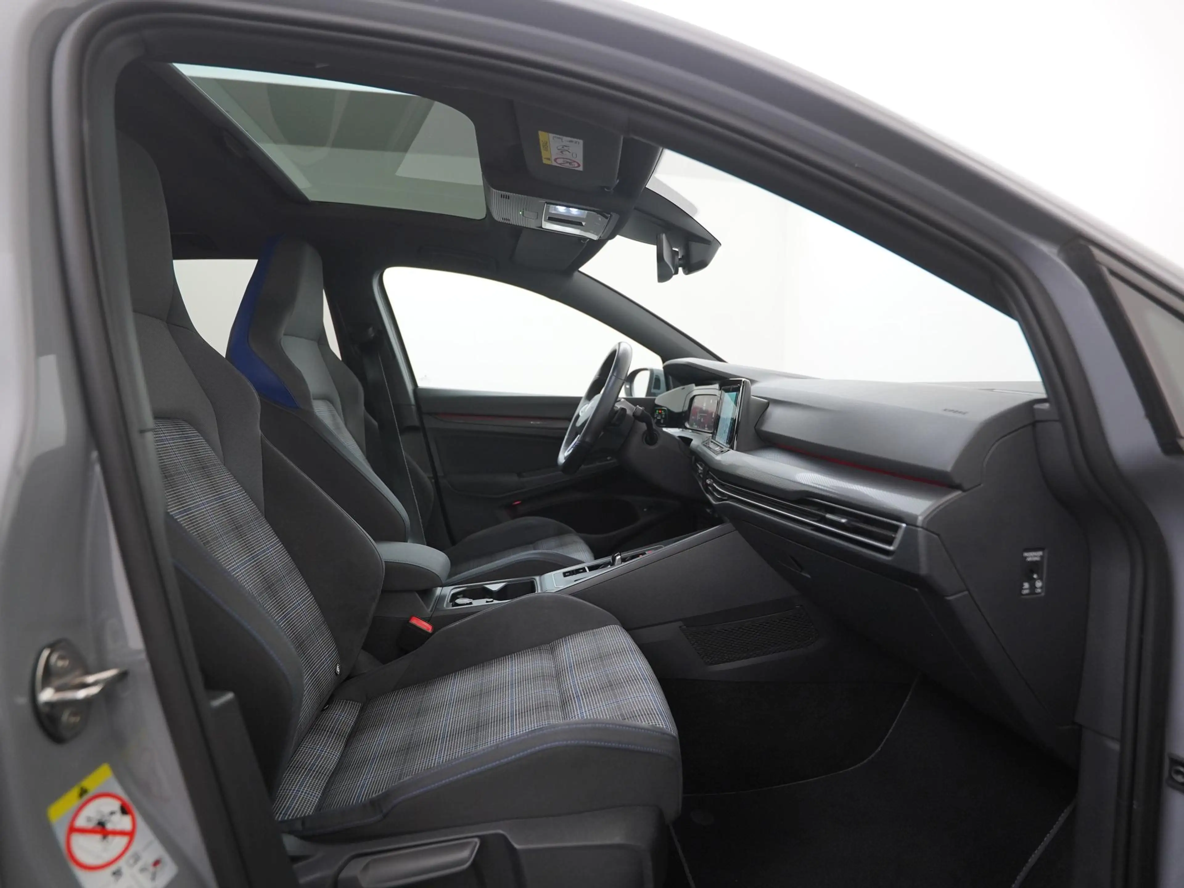 Volkswagen Golf GTE 1.4 eHybrid | Schuifdak | Stuur & Stoel Verwarming — photo 3