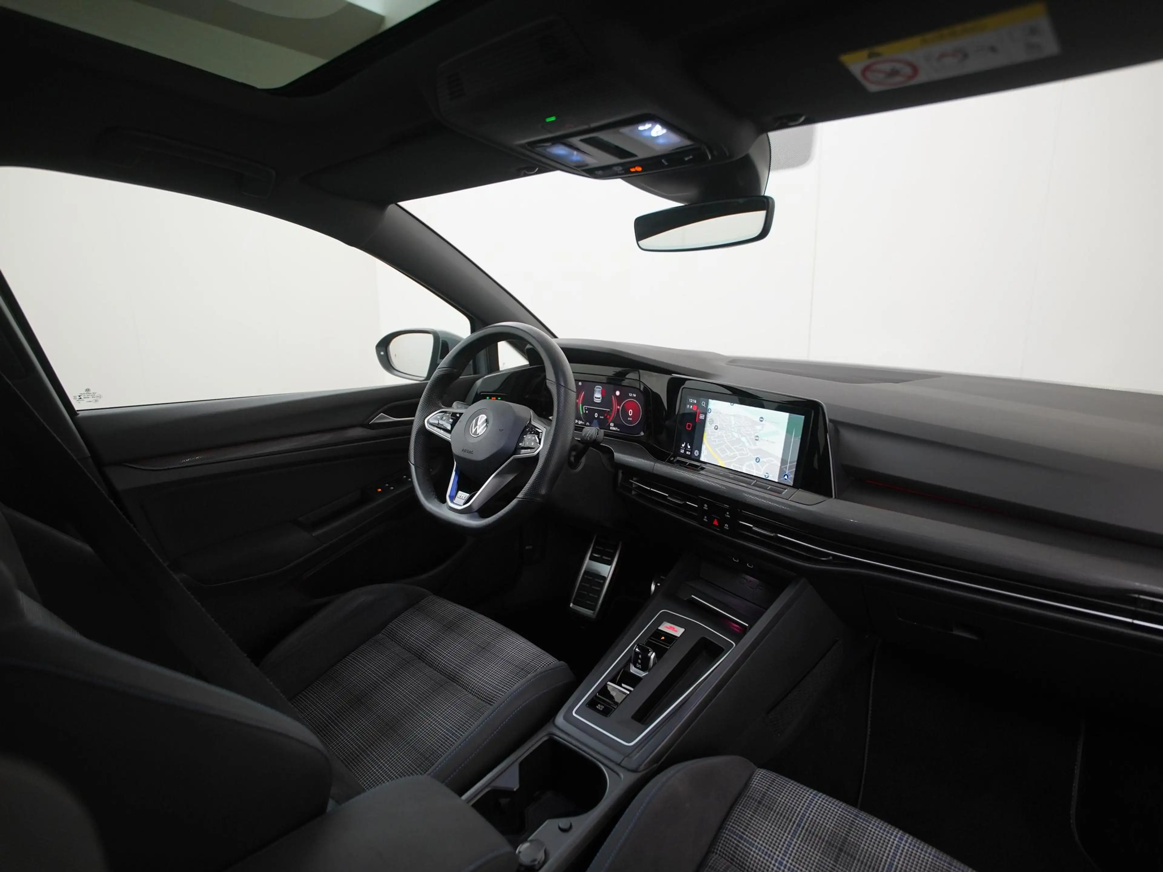 Volkswagen Golf GTE 1.4 eHybrid | Schuifdak | Stuur & Stoel Verwarming — photo 2