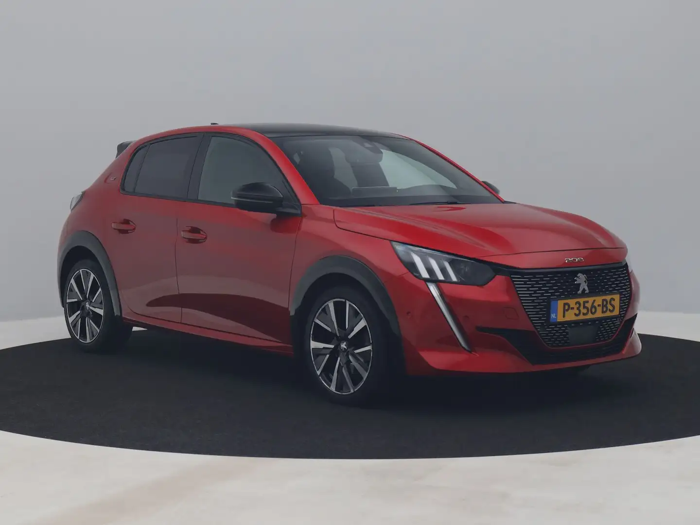 Peugeot 208 1.2 PureTech 130 PK Automaat GT | PANO | KEYLESS | Rood - 2