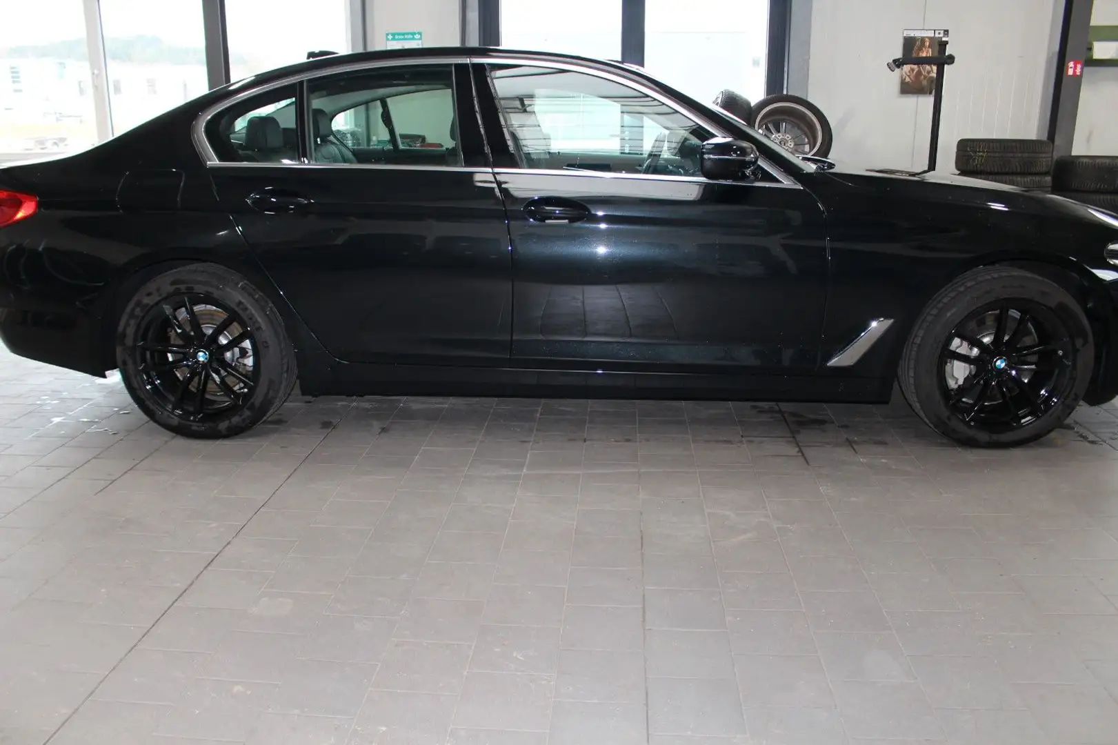 BMW 530 e  Luxury 18Zoll MSportfelge schwarzNP76.020€ Noir - 2