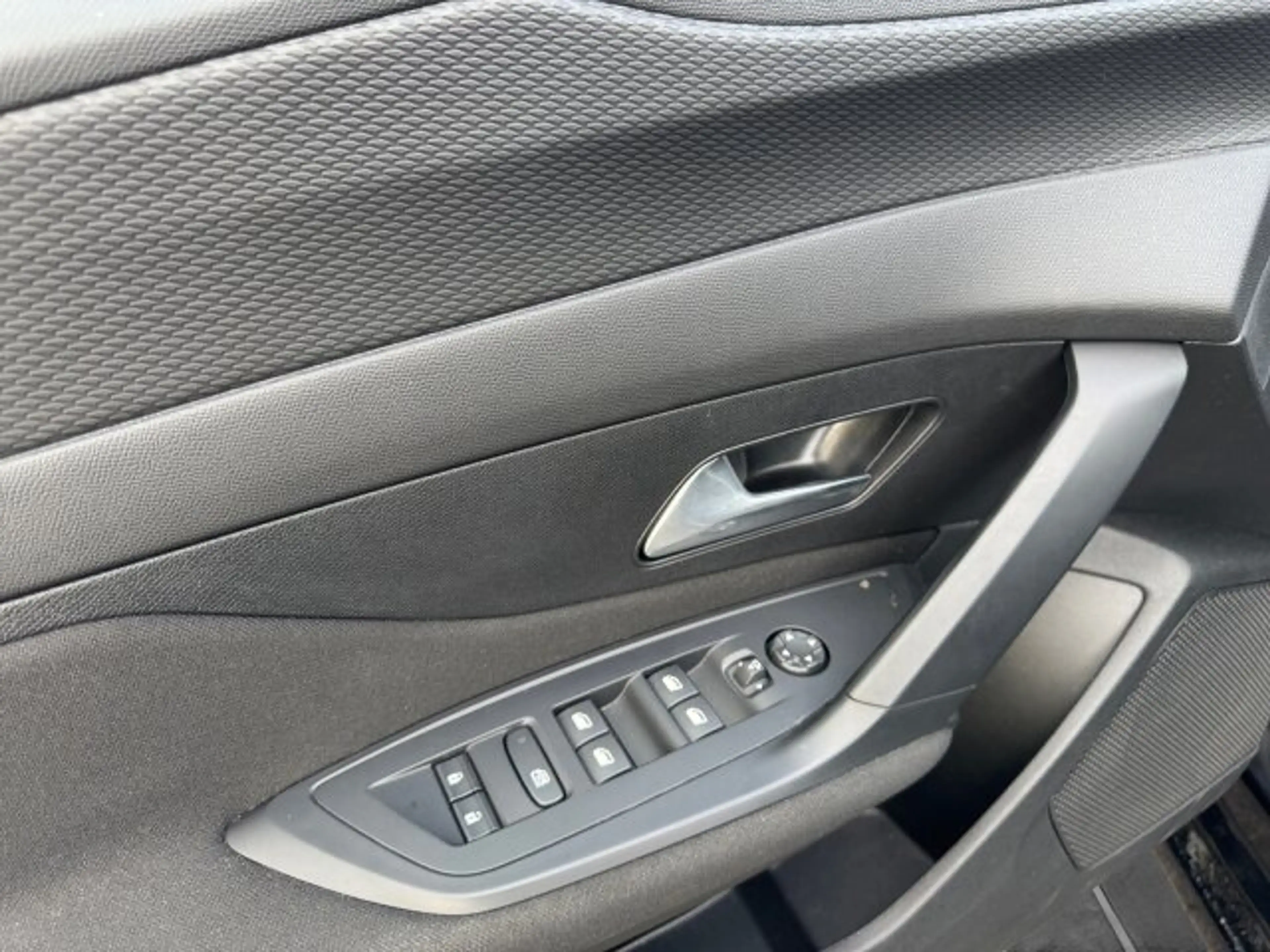 Peugeot 308 1.2 PureTech 130 SW Active +Navigationssystem+AHZV(SI 130) — photo 7