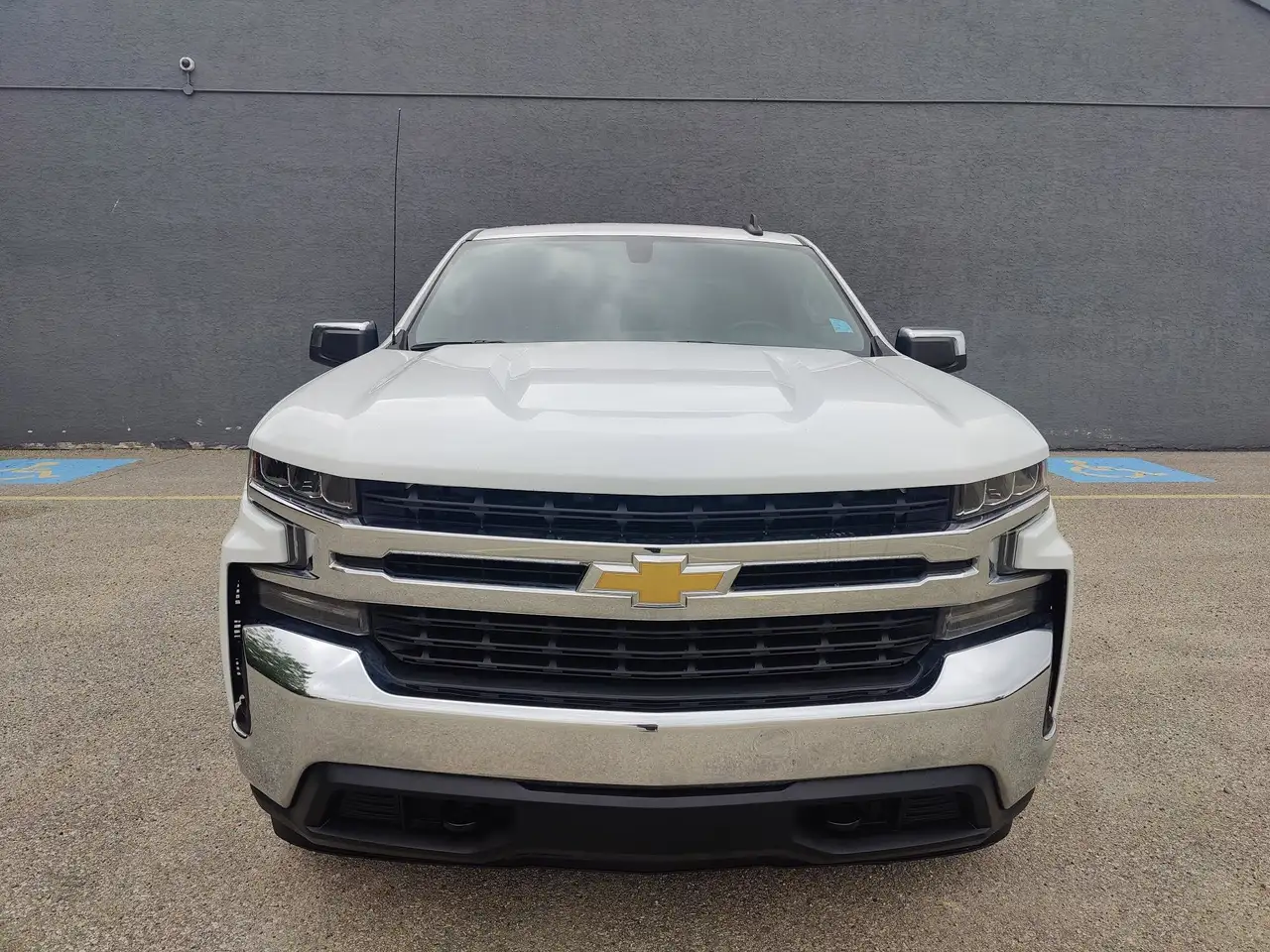 Chevrolet Silverado 1500 снимка Chevrolet Silverado 1500