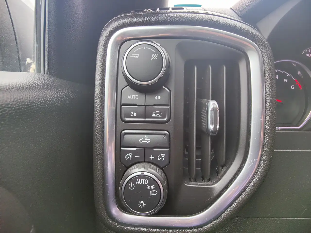 Chevrolet Silverado 1500 снимка Chevrolet Silverado 1500
