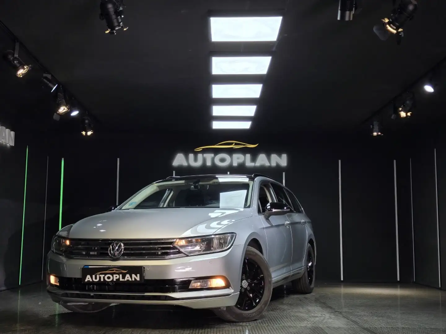 Volkswagen Passat Variant 2.0TDI Advance 110kW Grau - 1