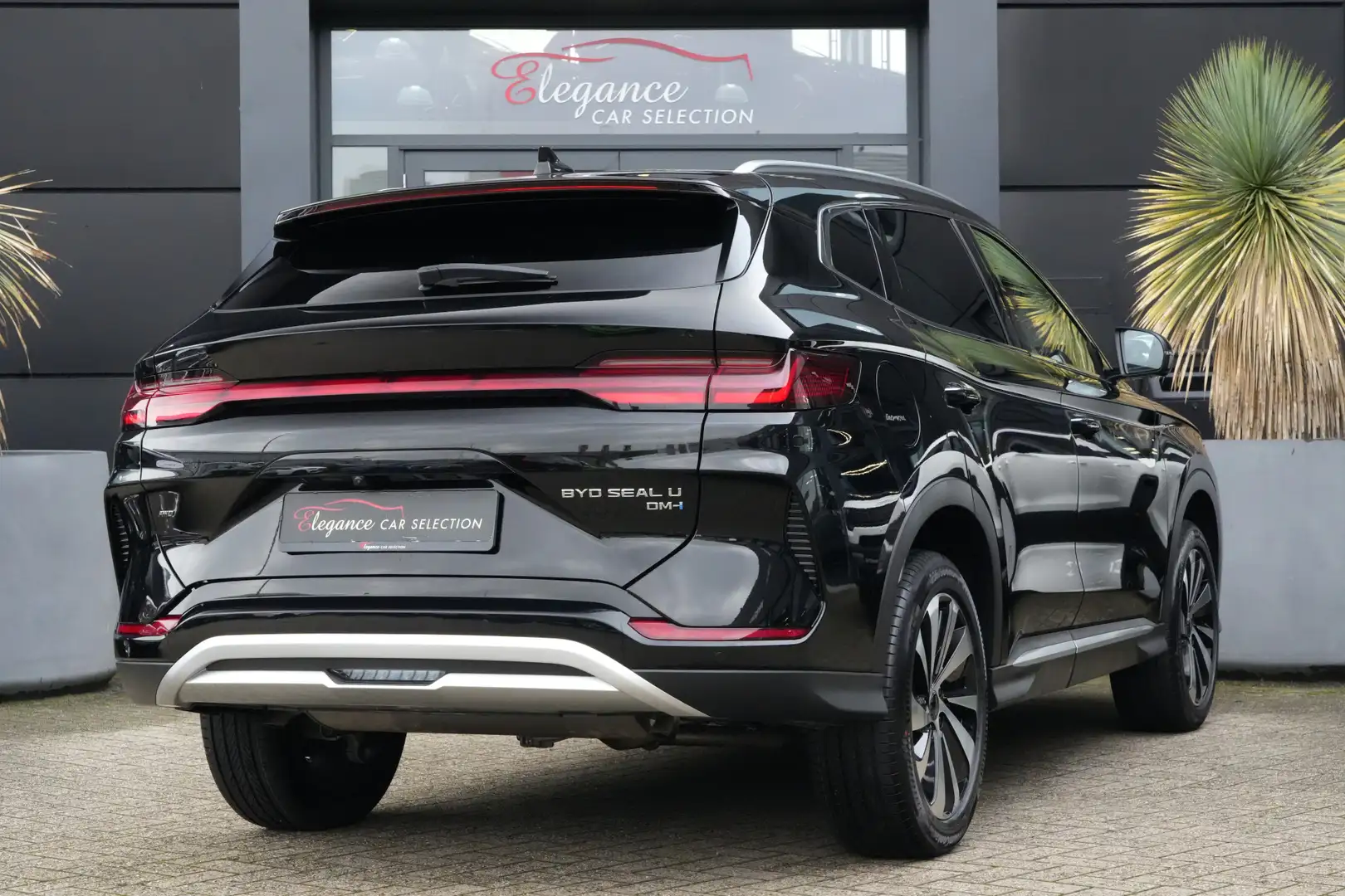 BYD Seal U 1.5 T DM-i AWD Design 324pk Panoramadak/Stoelverwa Zwart - 2