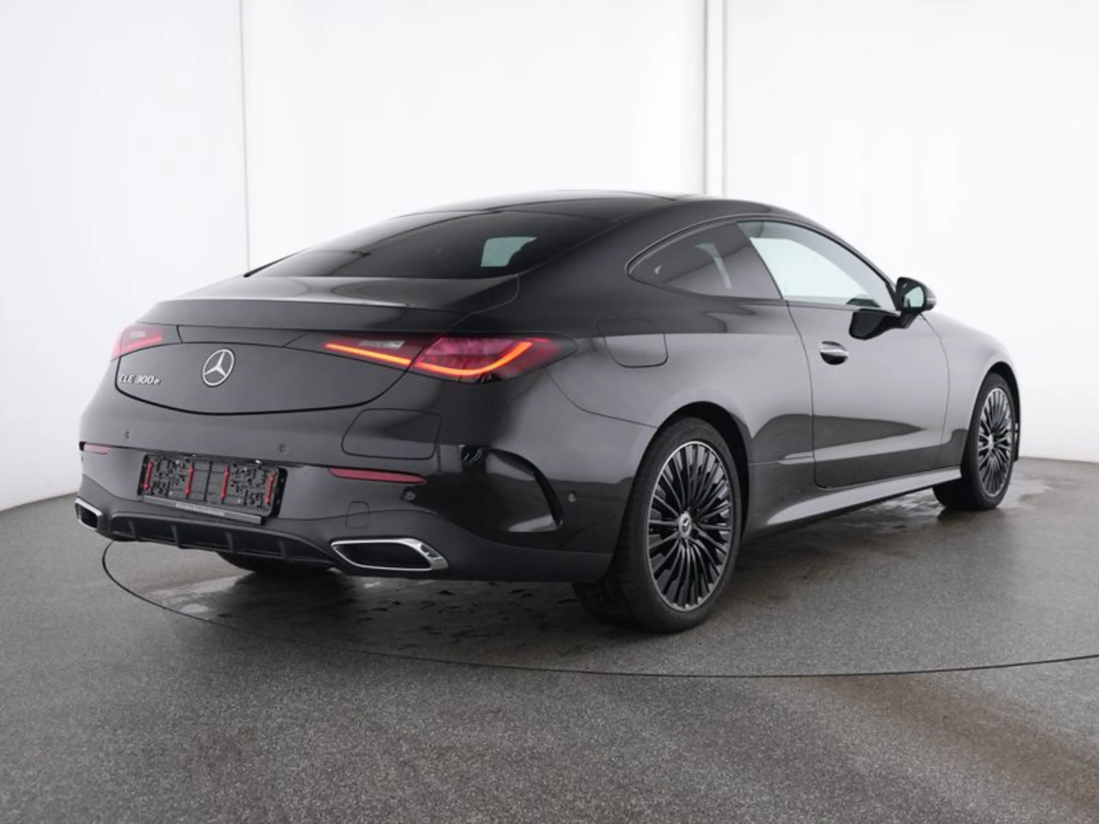 Mercedes-Benz CLE 300 Coupé e AMG plug-In Hybride AMG Line | Night Pakke — photo 2